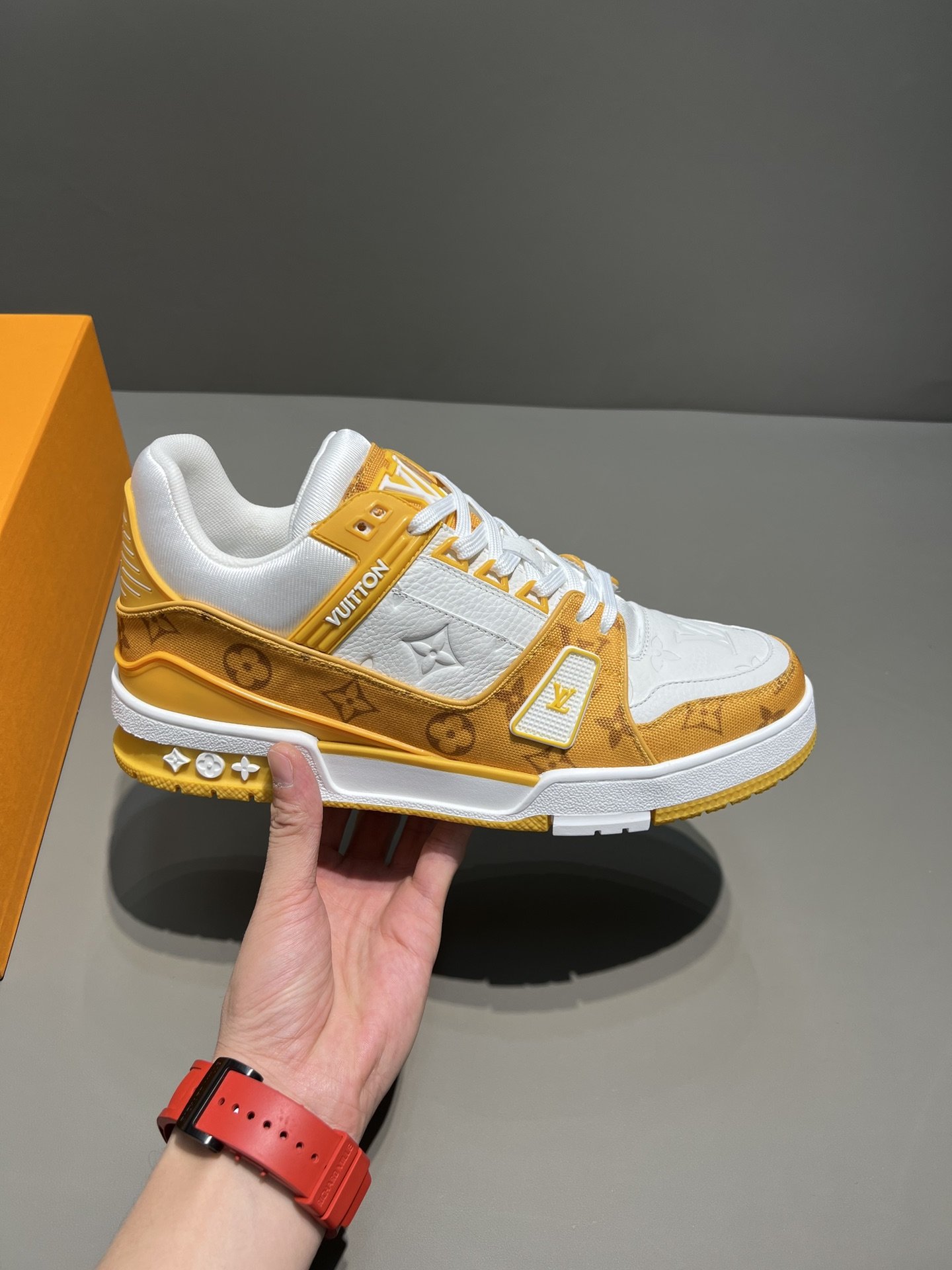 L0vis Vvtt0n Trainer Sneaker Monogram Denim Yellow Virgil Abloh For Men LV 1A9JHJ