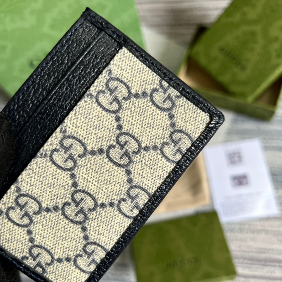 Gvc*1 Card GG Case with Interlocking G Light Grey For Men 4in/10cm GG 673002 K9GSN 4075