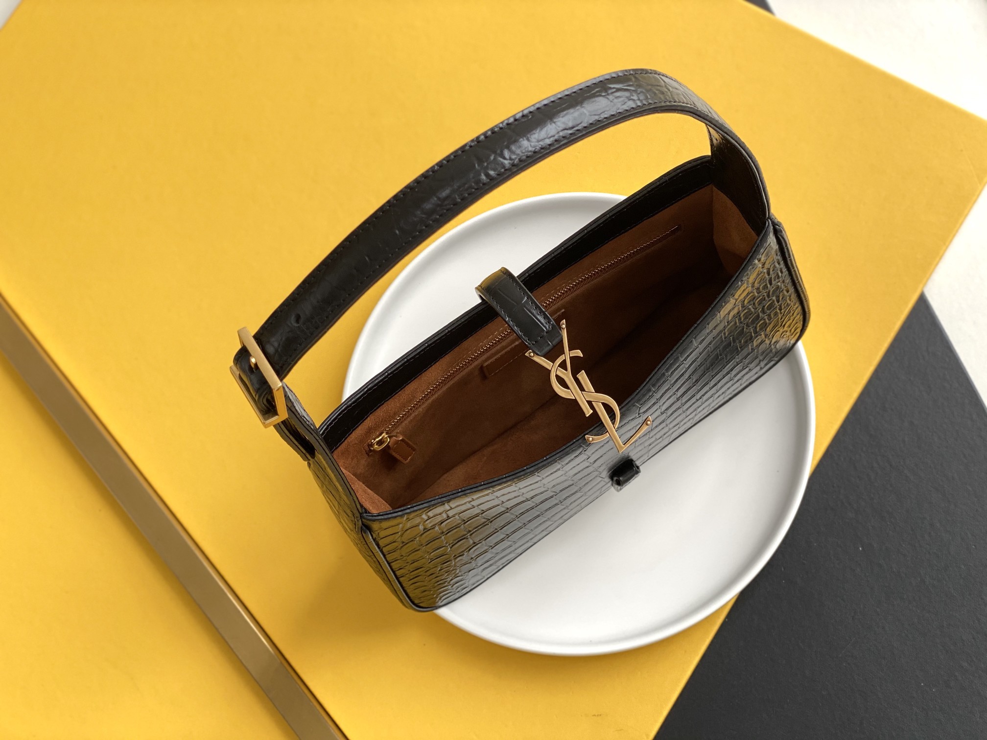 Sa1nt Lau*nt LE 5 À 7 Hobo Bag Black In Embossed Material For Women 9in/23cm Y51 657228DZESW1062