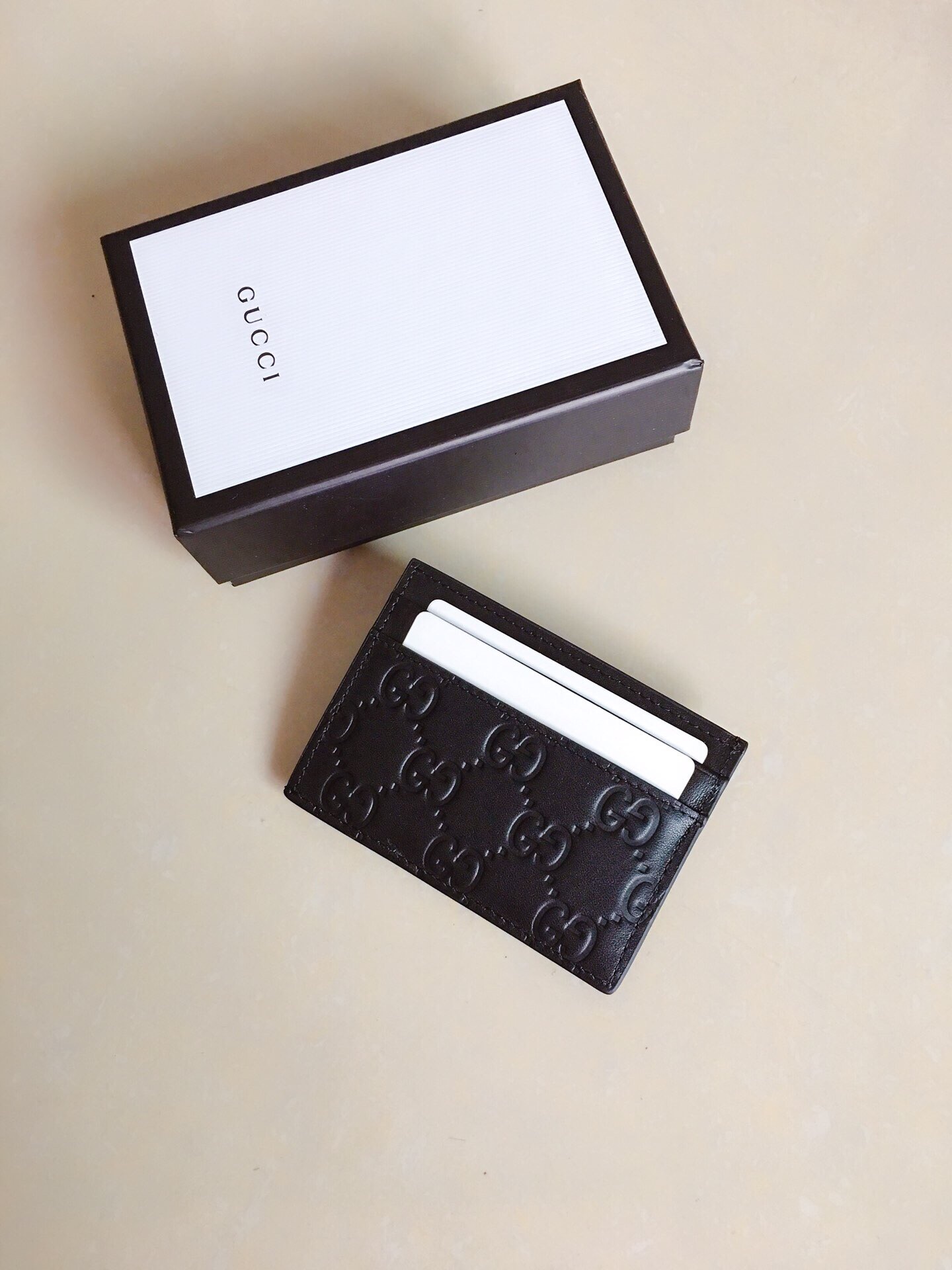 Gvc*1 GG Embossed Card Case Black With Green LA For Men 4in/10cm GG