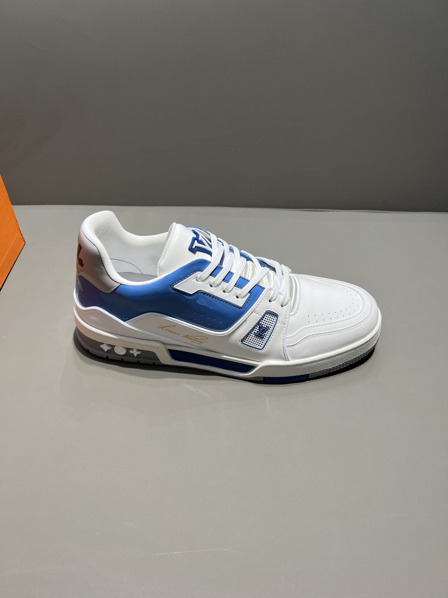 L0vis Vvtt0n Trainer Sneaker White/Blue Virgil Abloh For Men LV