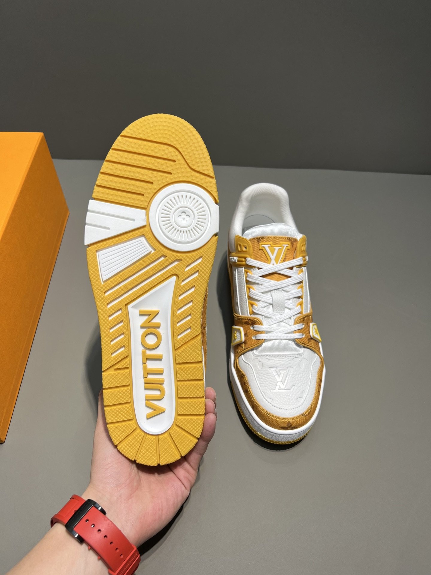 L0vis Vvtt0n Trainer Sneaker Monogram Denim Yellow Virgil Abloh For Men LV 1A9JHJ