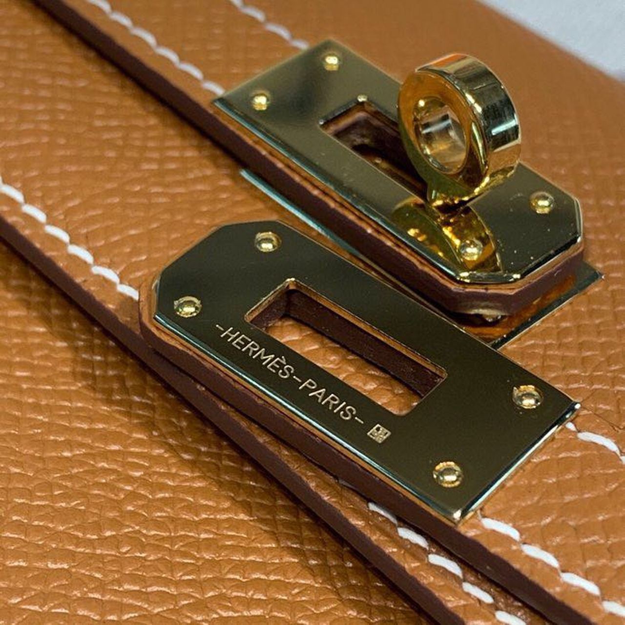 H**me5 Kelly Wallet To Go Woc Brown With Gold Toned Hardware Bag For Women 8.2in/21cm