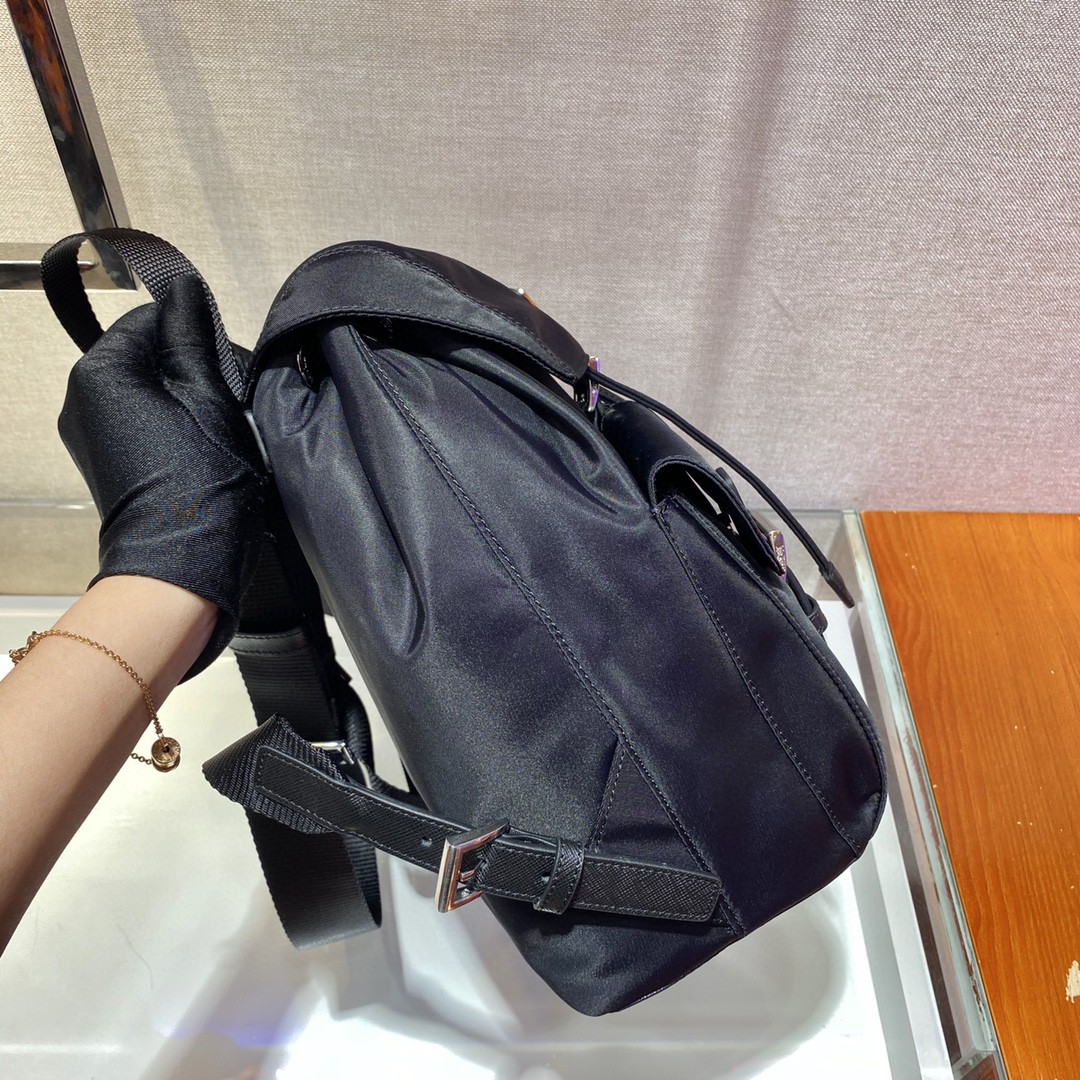 Pra*a Small Re-Nylon Backpack Black For Women, Women’s Bags 11in/28cm 1BZ677_RV44_F0002_V_OOO