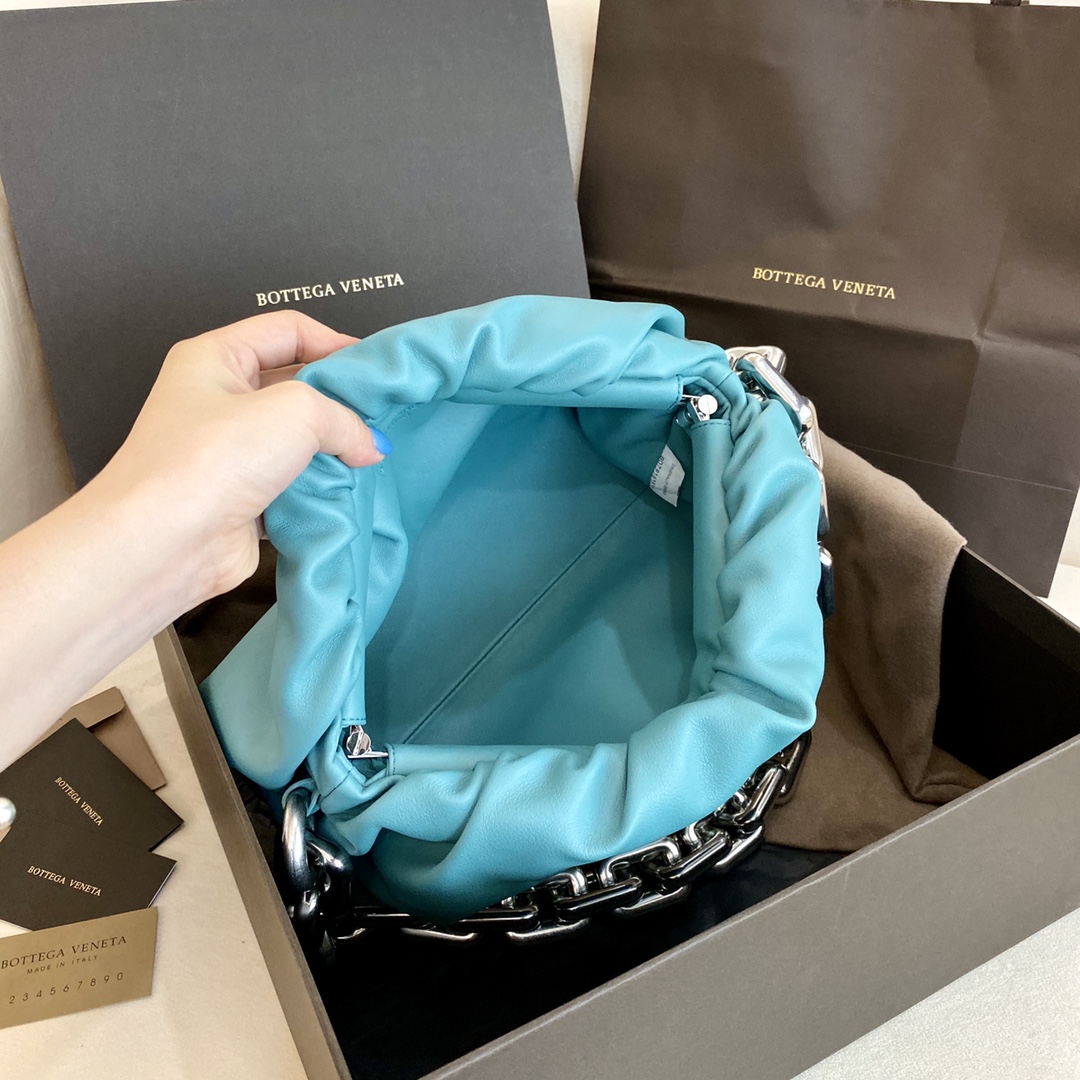 B0tt*ga Ven*ta Chain Pouch Red, For Women, Women’s Bags 12.2in/31cm