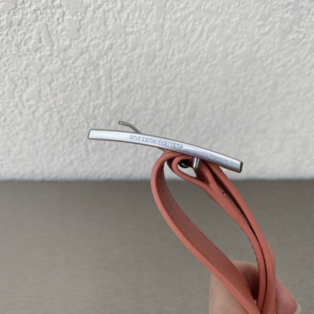 B0tt*ga Ven*ta Padded Cassette Pink, For Women, Women’s Bags 10.2in/26cm