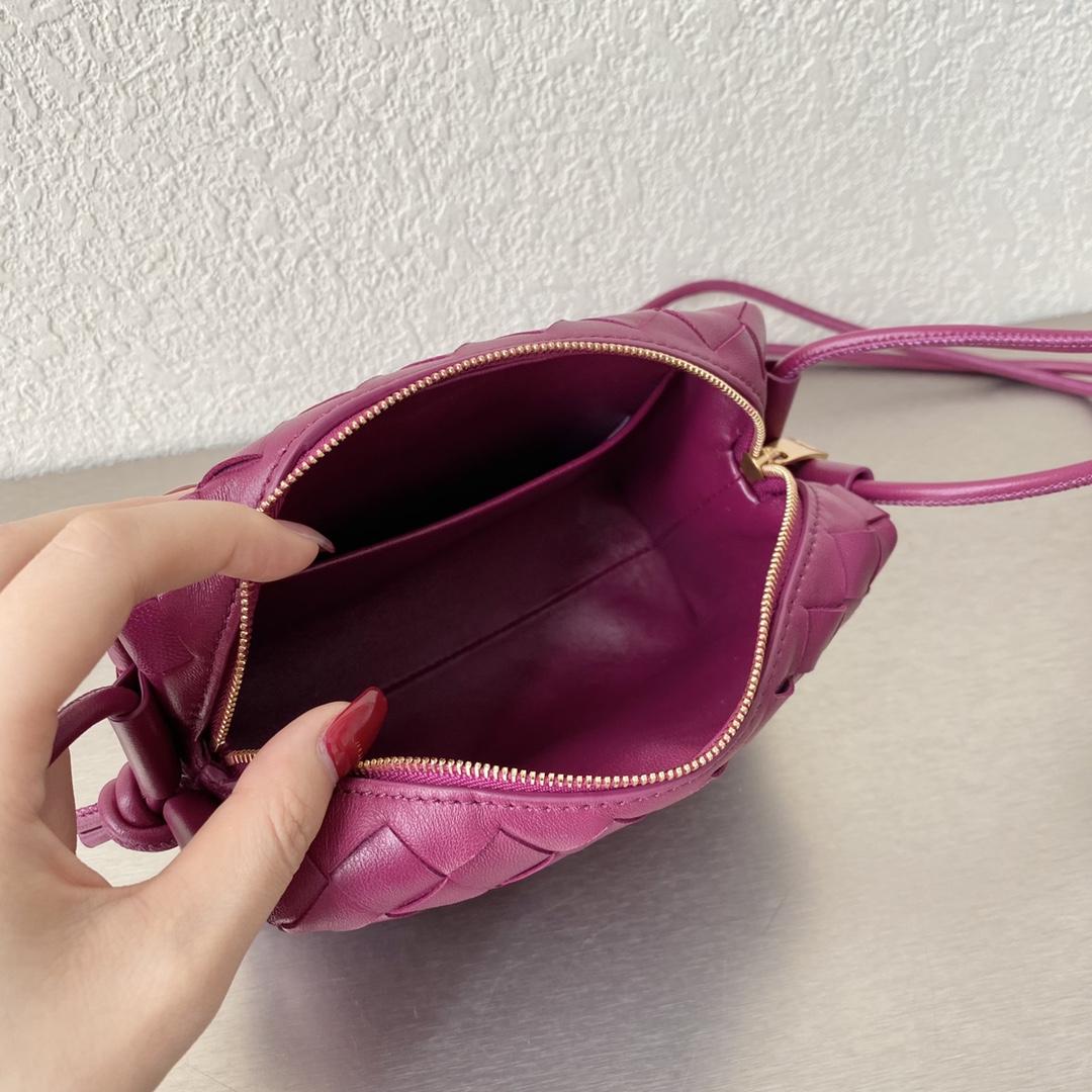 B0tt*ga Ven*ta Mini Loop Camera Bag Pink, For Women, Women’s Bags 6.7in/17cm