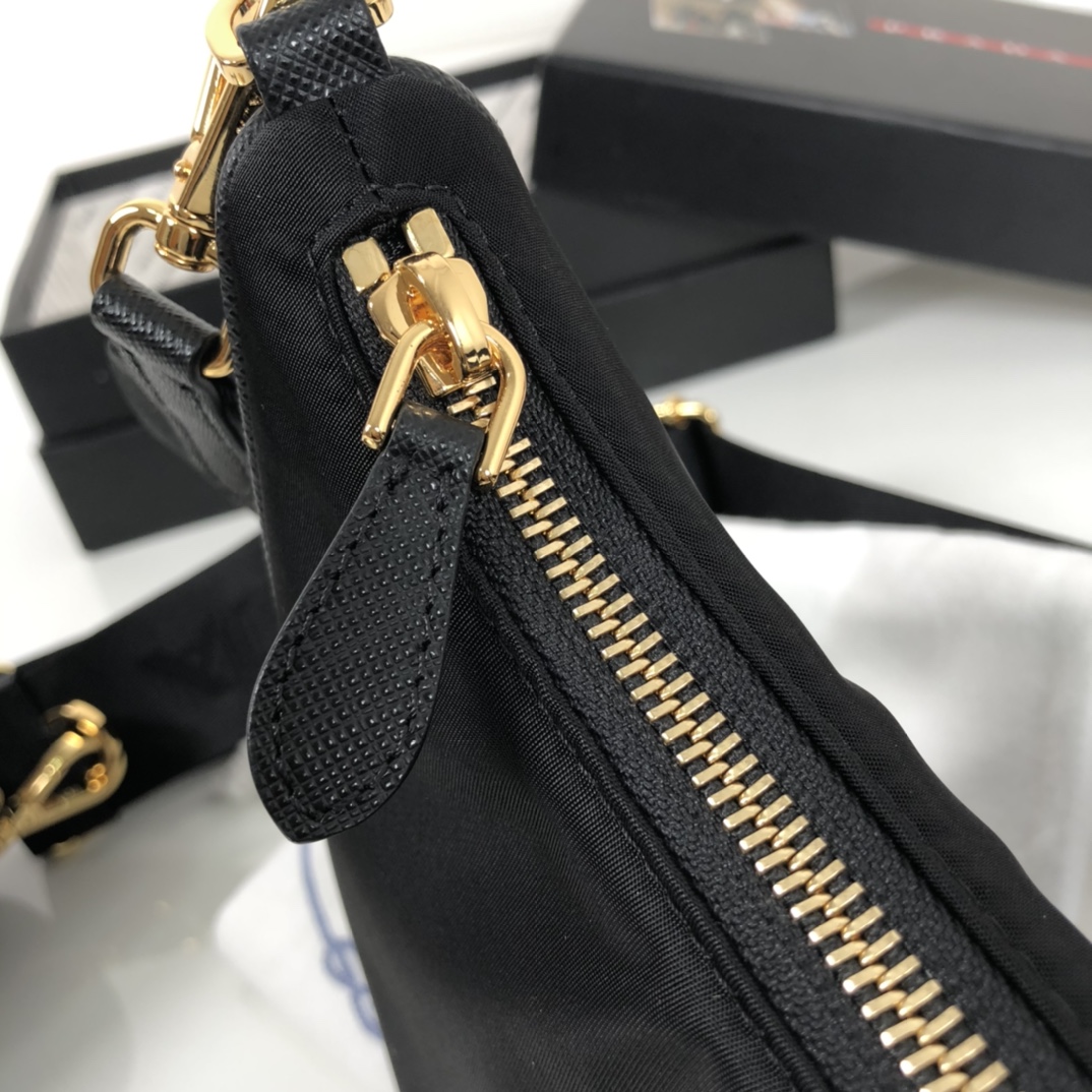 Pra*a Re-Edition 2005 Re-Nylon Bag Black For Women, Women’s Bags 8.6in/22cm 1BH204_R064_F0632_V_V9L