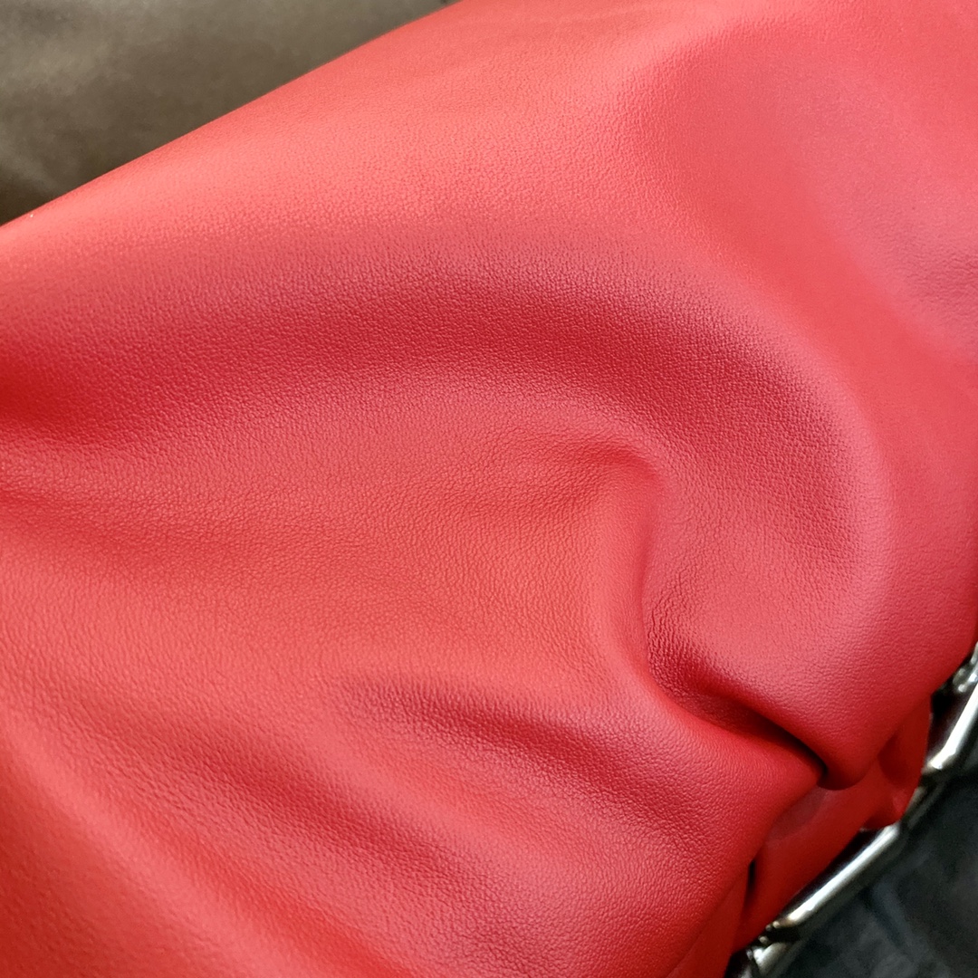 B0tt*ga Ven*ta Chain Pouch Red, For Women, Women’s Bags 12.2in/31cm