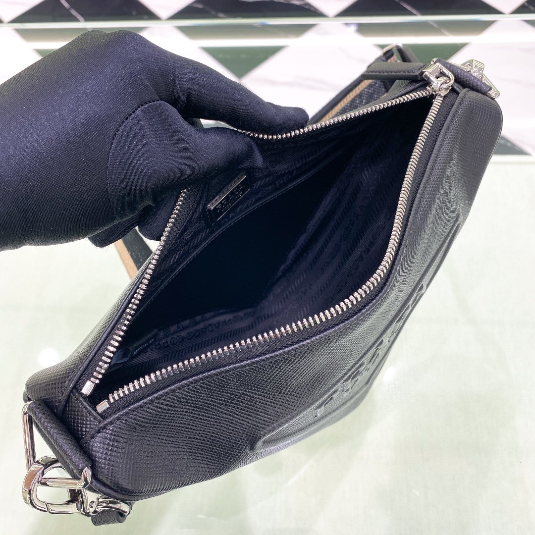 Pra*a Saffiano Triangle Bag Black For Women, Women’s Bags 11in/28cm 2VH155_2FAD_F0002_V_OOO