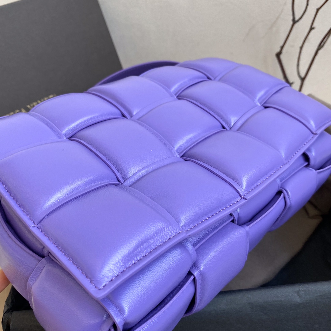 B0tt*ga Ven*ta Padded Cassette Bag For Women 10.2in/26cm In Violet