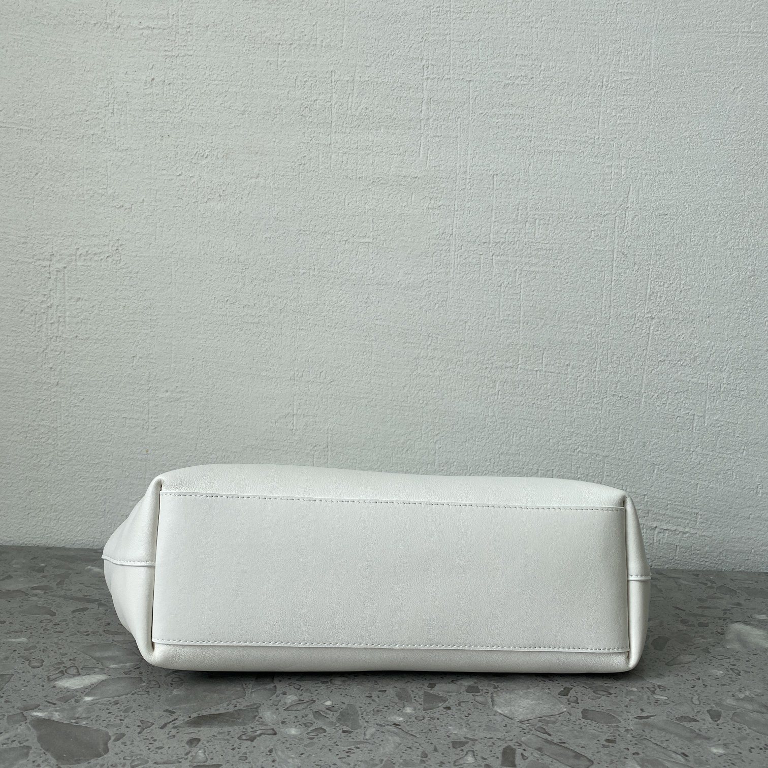 B0tt*ga Ven*ta Point Chalk, For Women, Women’s Bags 13.7in/35cm 652446VCP409137