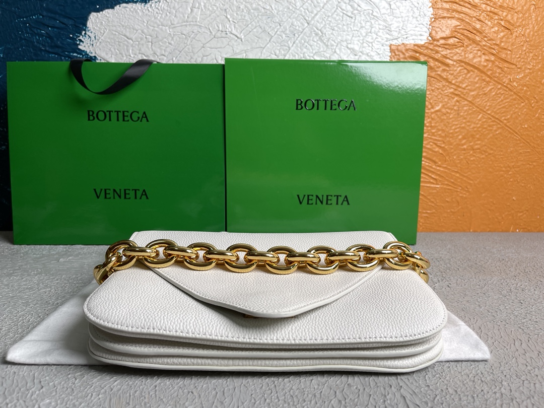B0tt*ga Ven*ta Mount White, For Women, Women’s Bags 10.6in/27cm