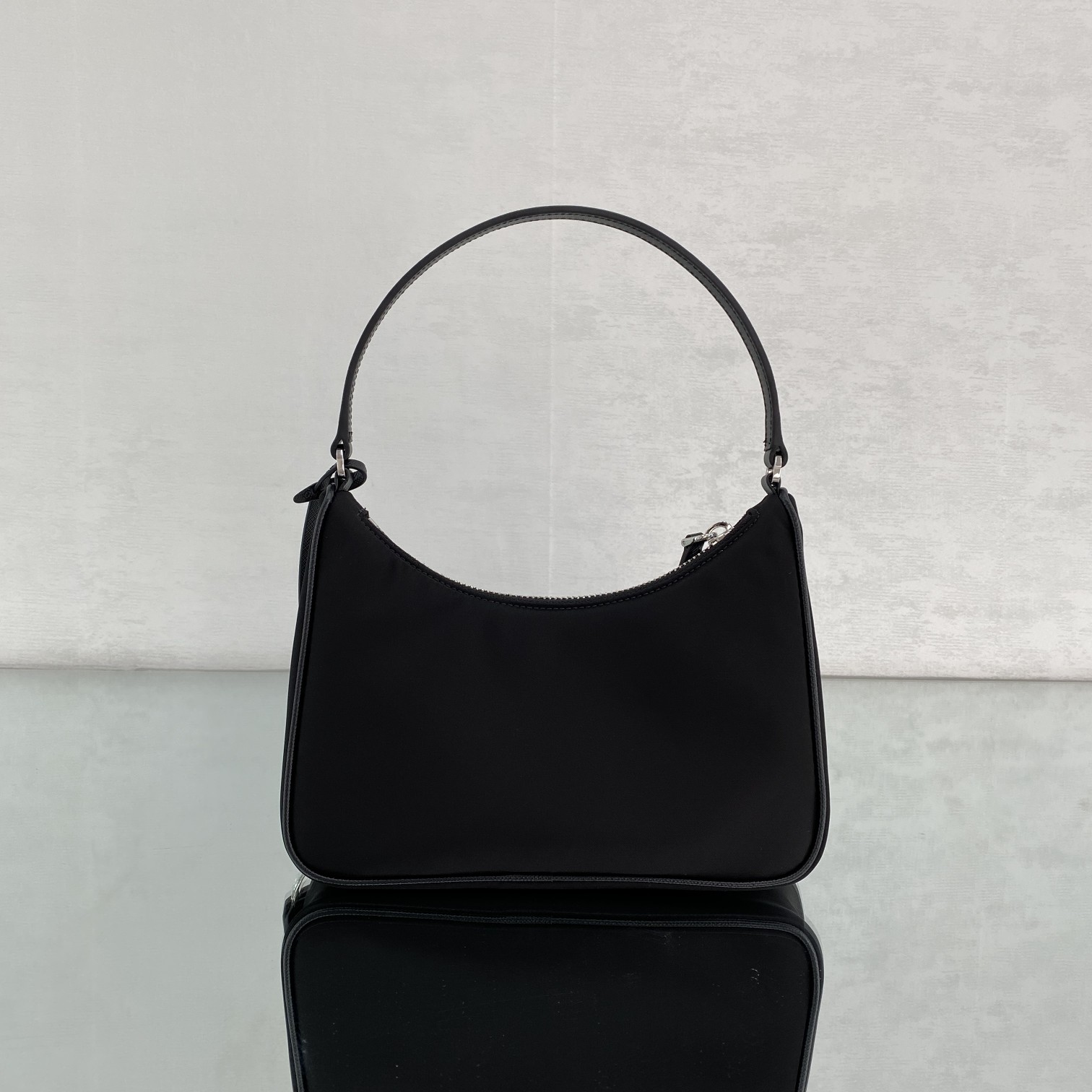 Pra*a Re-Edition 2005 Saffiano Leather Bag Black For Women, Women’s Bags 8.6in/22cm