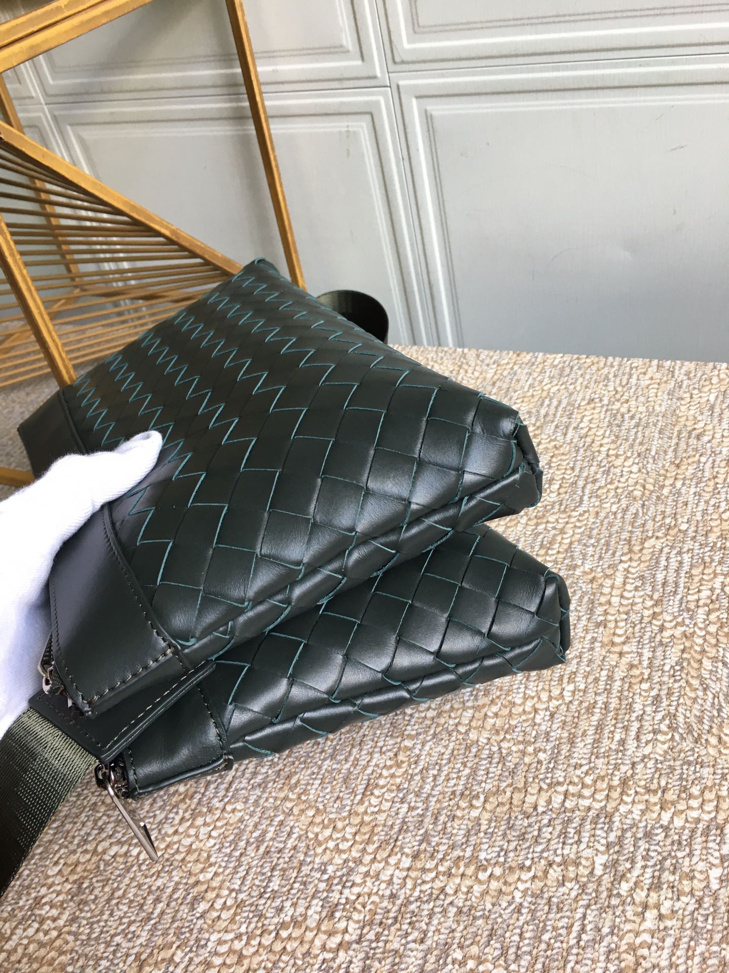 B0tt*ga Ven*ta Classic Intrecciato Green, For Women, Women’s Bags 10.2in/26cm