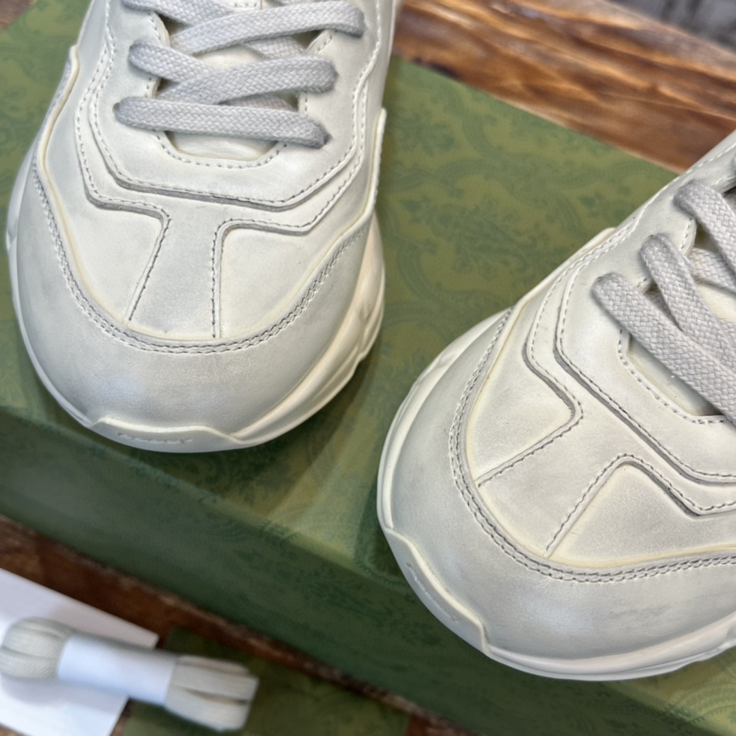 Gvc*1 Men’s Rhyton Sneaker With Strawberry Print Ivory White For Men ‎‎703814 DRW00 9522