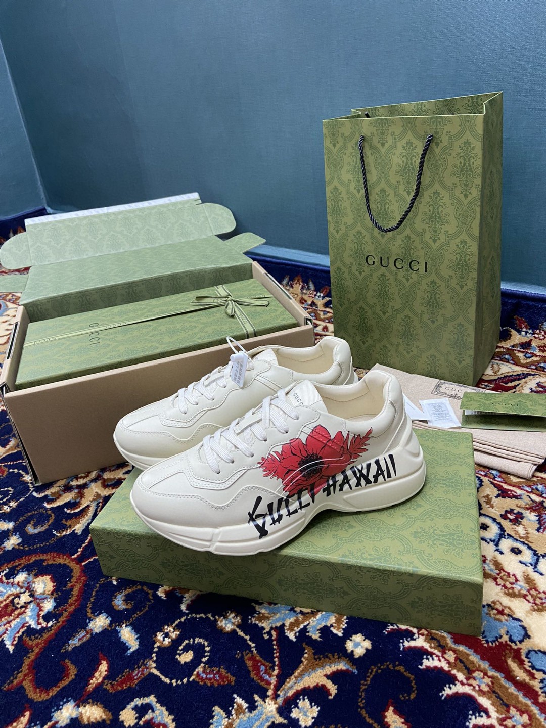 Gvc*1 Women’s Rhyton Sneakers With Gvc*1 Hawaii Poppy Print White Ivory For Women 631708-DRW00-9522