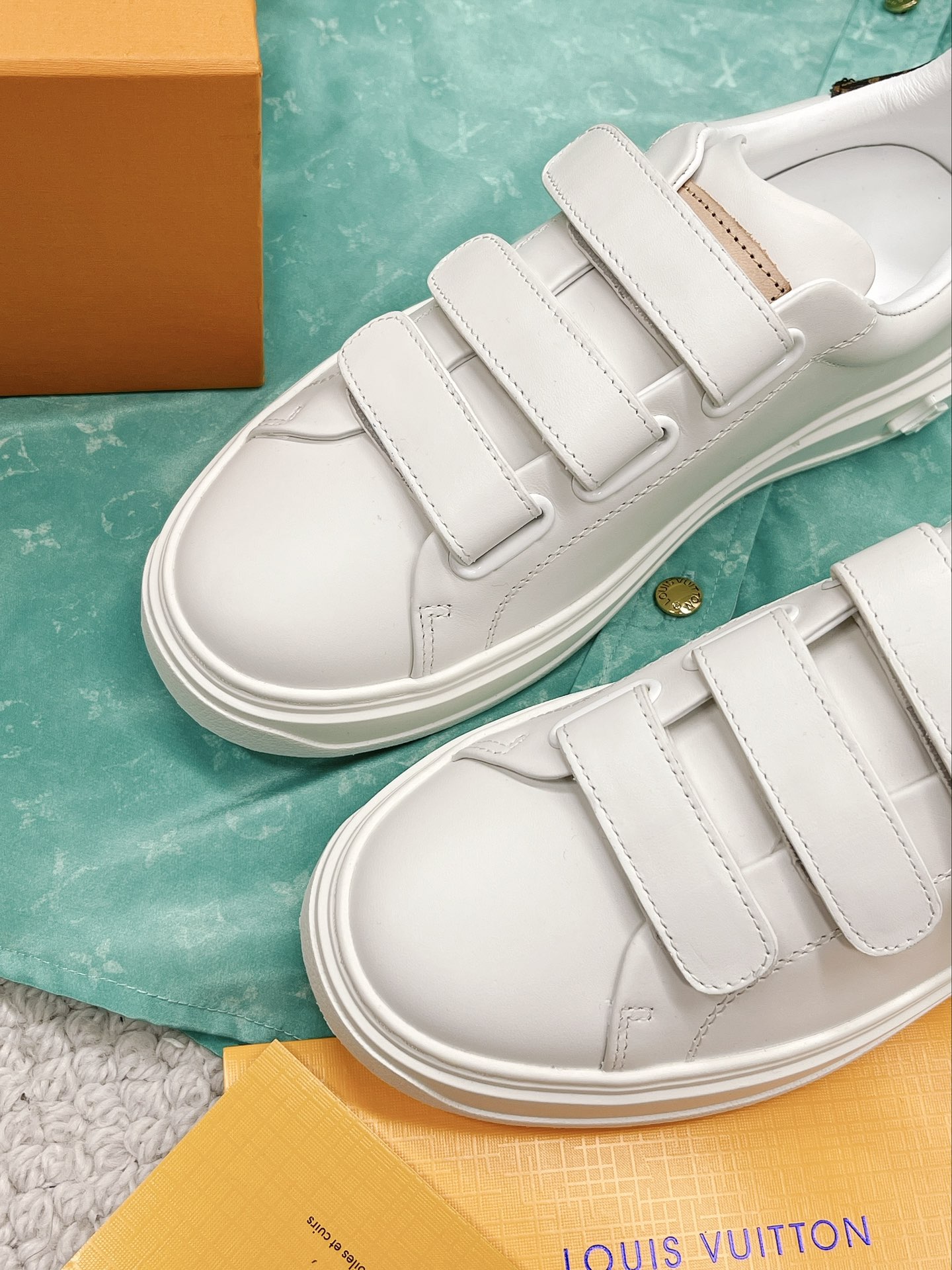 L0vis Vvtt0n Women’s Time Out Sneaker Brown For Women LV 1AAF7J