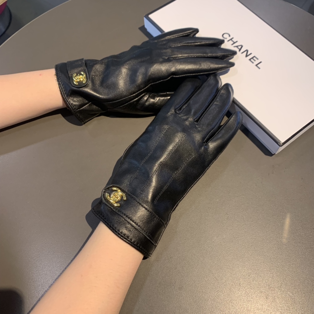 Ch**el Gloves In Black