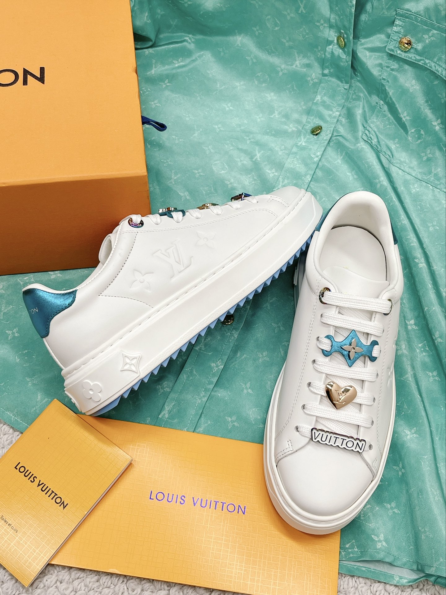 L0vis Vvtt0n Women’s Time Out Sneaker Blue For Women LV 1AADNP