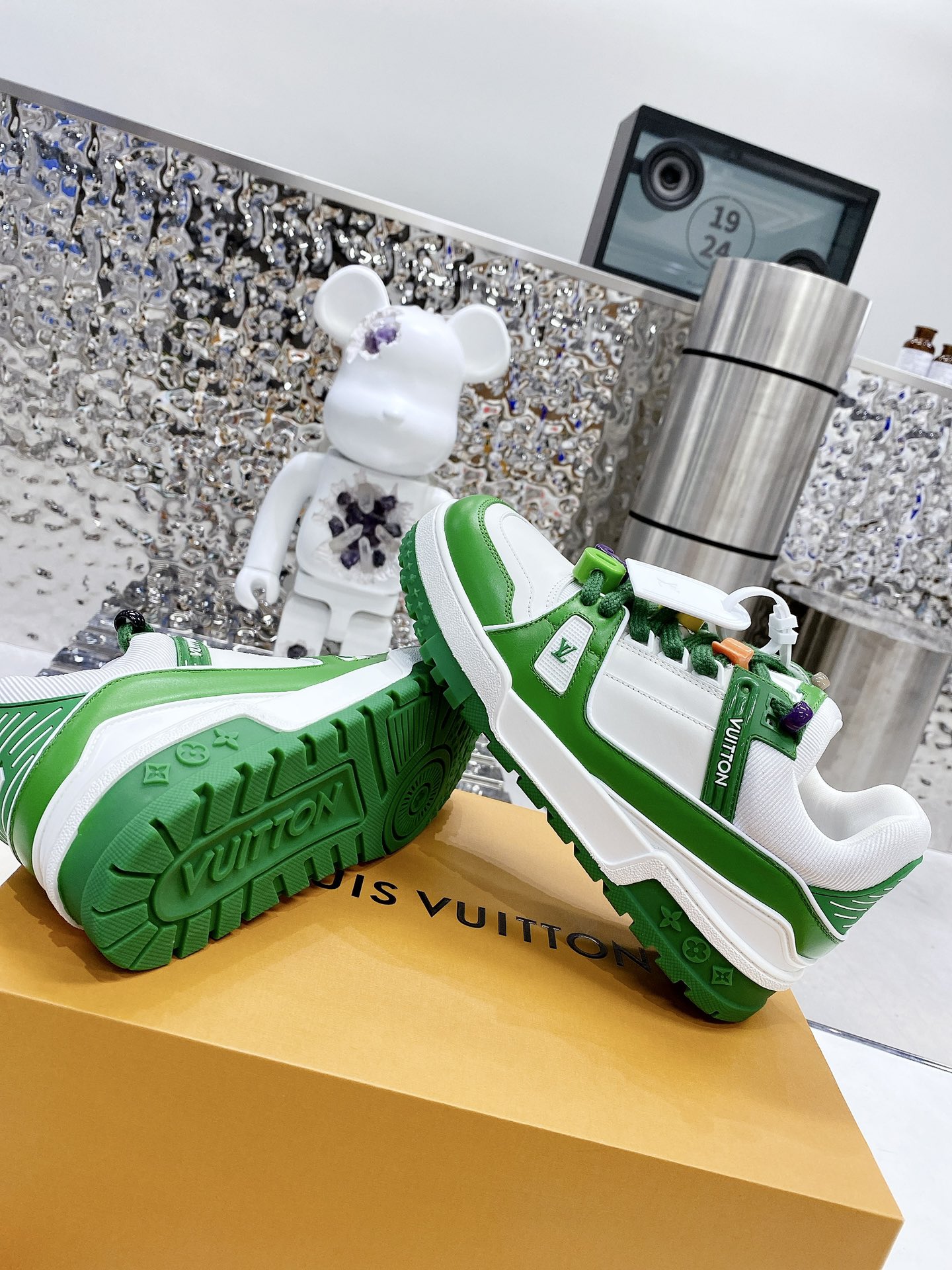 L0vis Vvtt0n LV Trainer Sneaker Green For Men LV