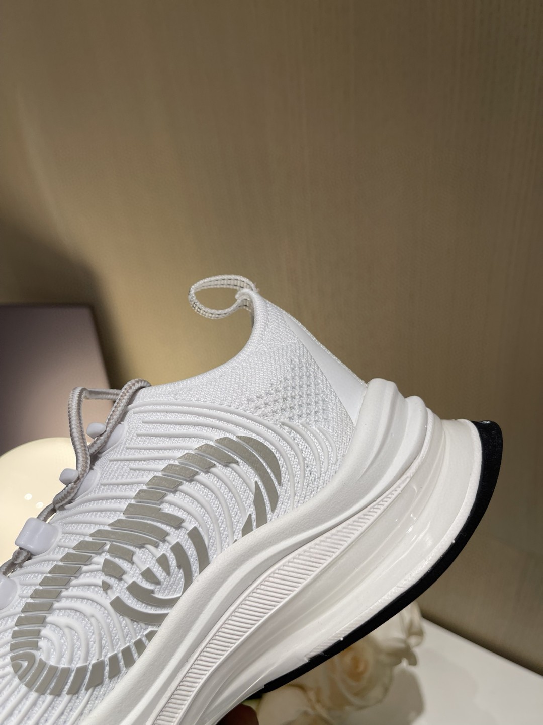 Gvc*1 Run Men’s Sneaker White For Men ‎‎‎680893 USM10 8475