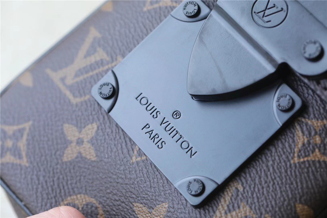 L0vis Vvtt0n S-Lock Vertical Wearable Wallet Monogram Macassar Black For Men, Men’s Bags, Shoulder And Crossbody Bags 7.5in/19cm LV M81522