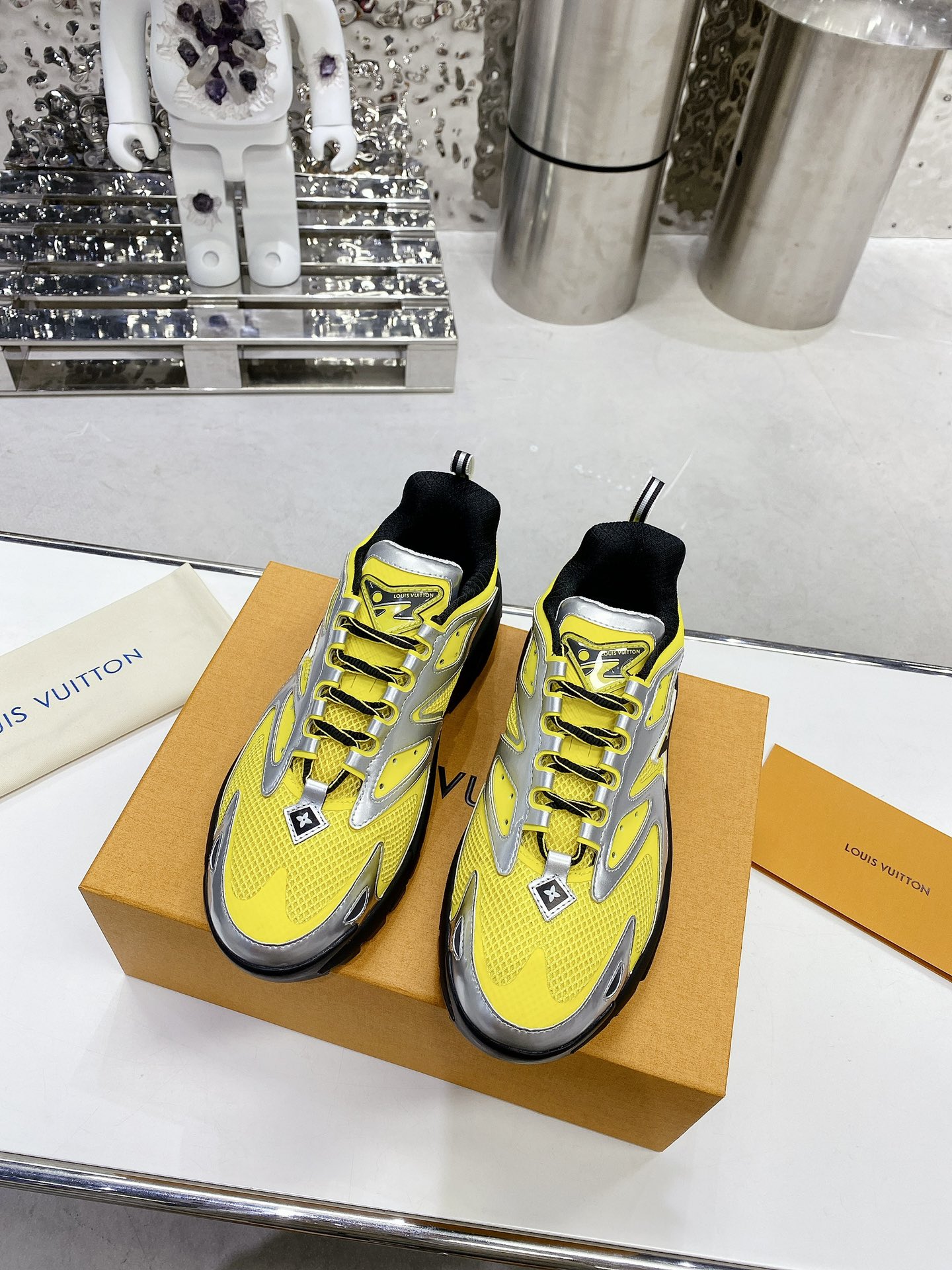 L0vis Vvtt0n Men’s LV Runner Tatic Sneaker Yellow For Men LV