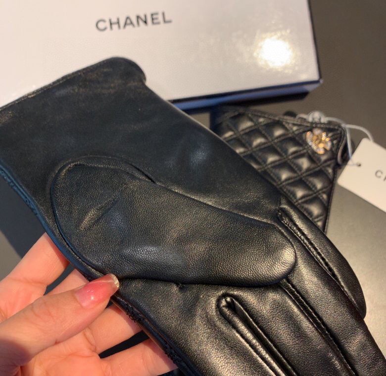 Ch**el Gloves In Black