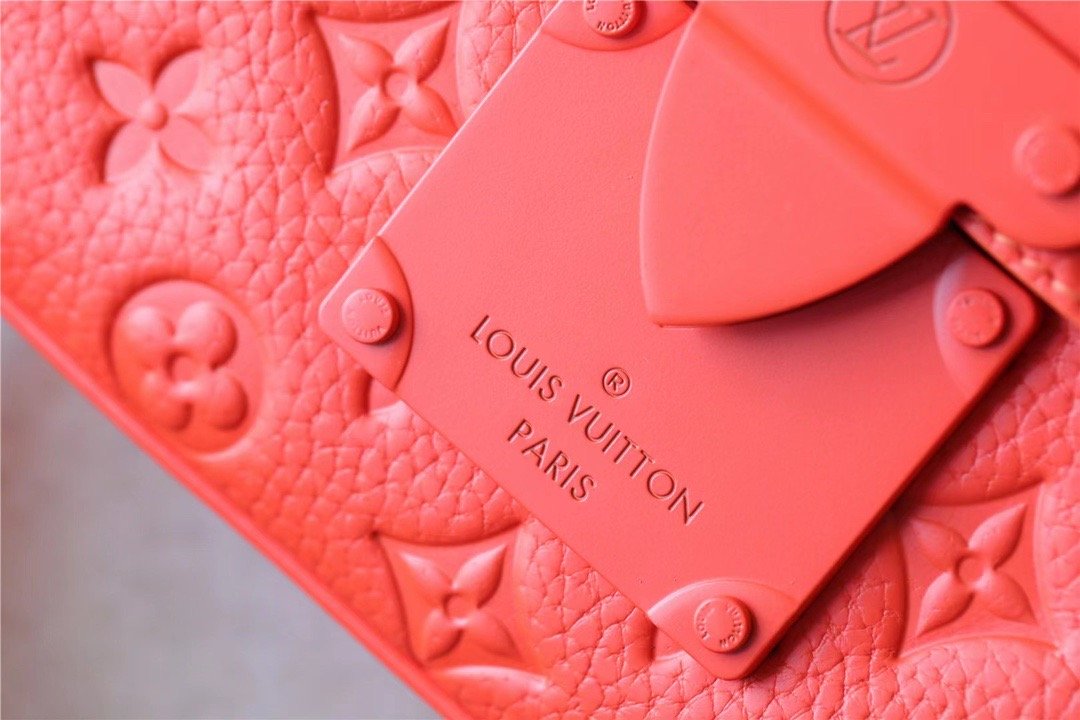 L0vis Vvtt0n S Rock Messenger Taurillon Monogram Orange For Men, Men’s Bags, Shoulder And Crossbody Bags 8.7in/22cm LV M20904