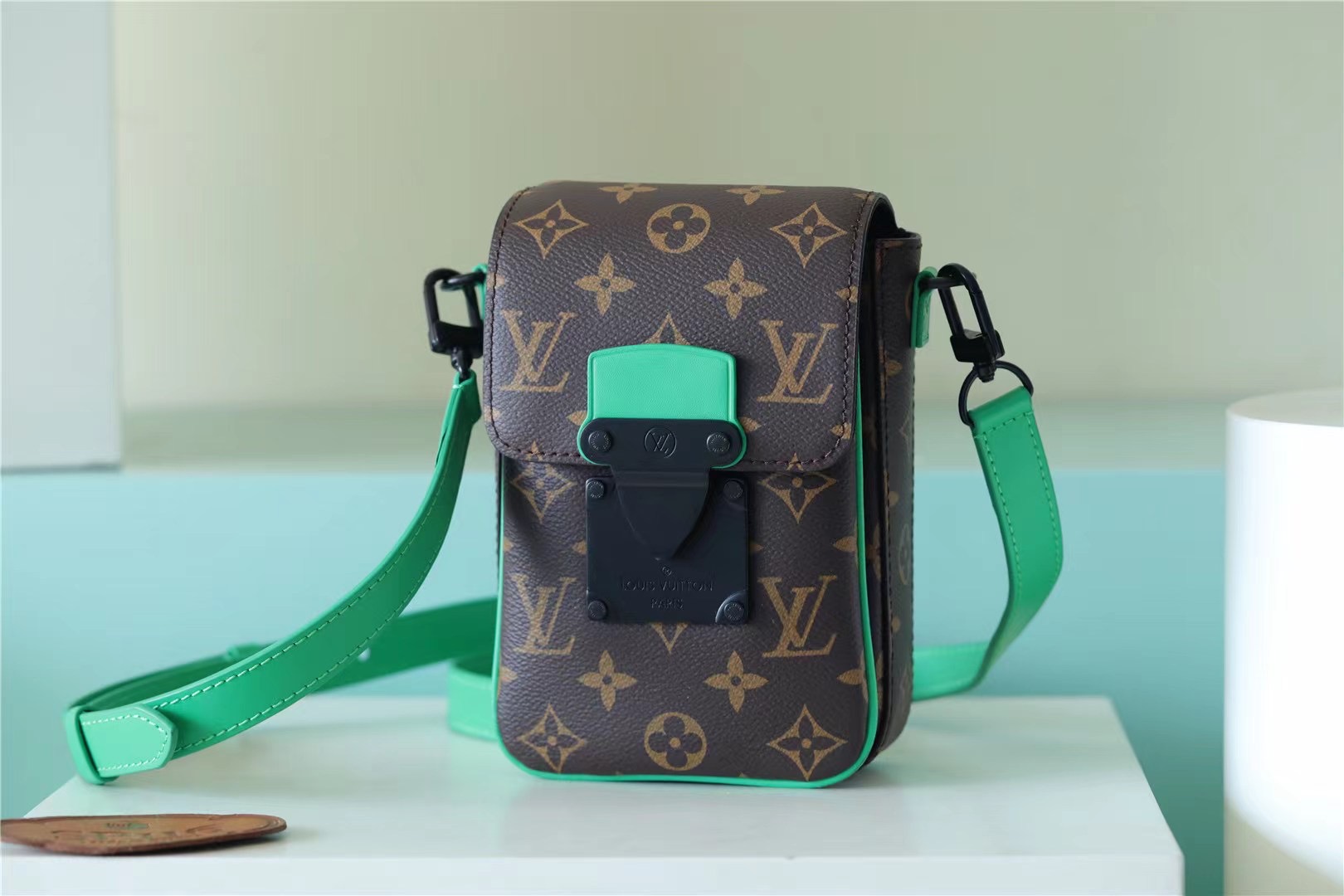 L0vis Vvtt0n S-Lock Vertical Wearable Wallet Monogram Macassar Green For Men, Men’s Bags, Shoulder And Crossbody Bags 7.5in/19cm LV