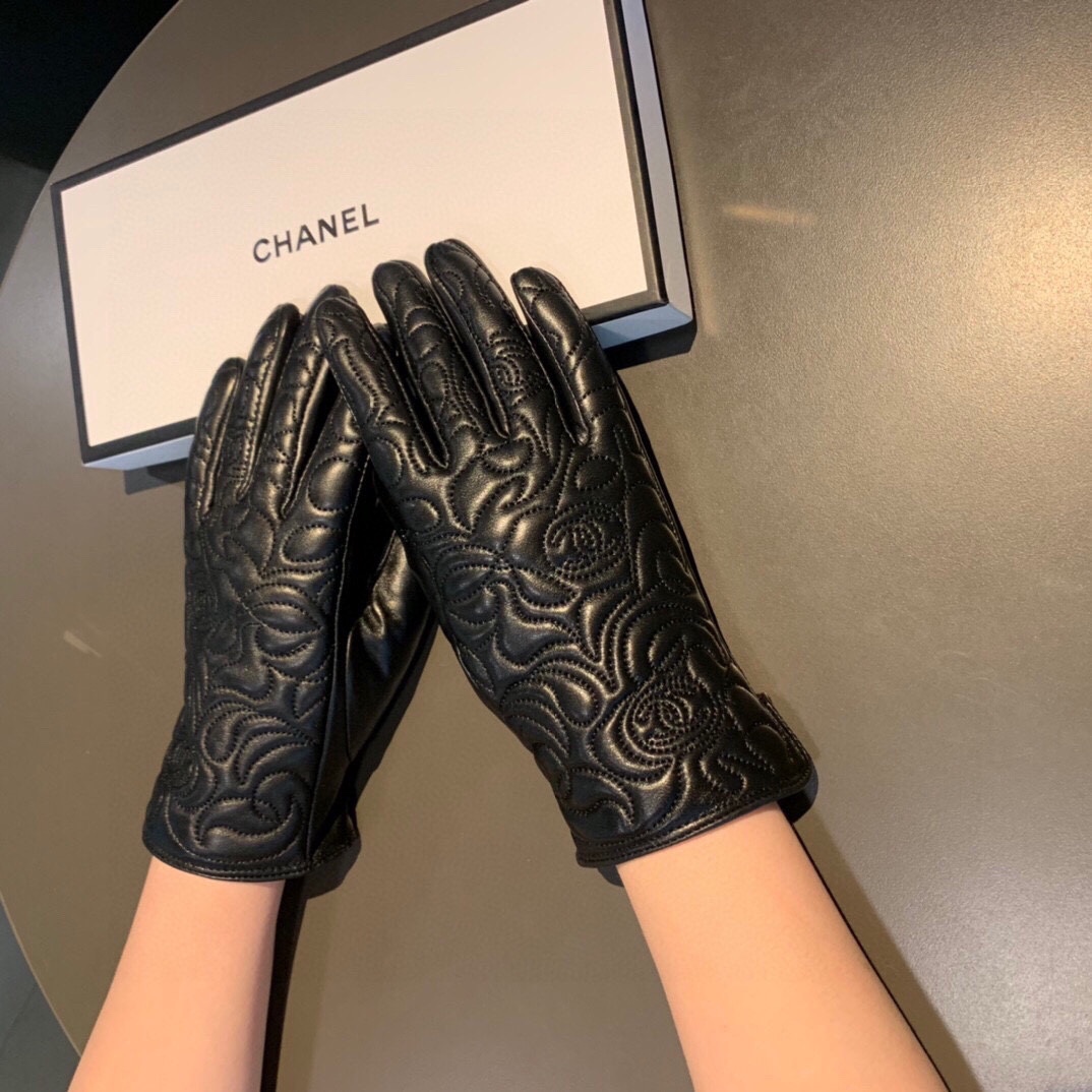 Ch**el Gloves In Black