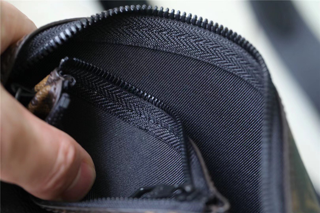 L0vis Vvtt0n Trio Messenger Monogram Macassar Canvas By Virgil Abloh’s Purple For Men, Men’s Bags, Shoulder And Crossbody Bags 9.5in/25cm LV M46266