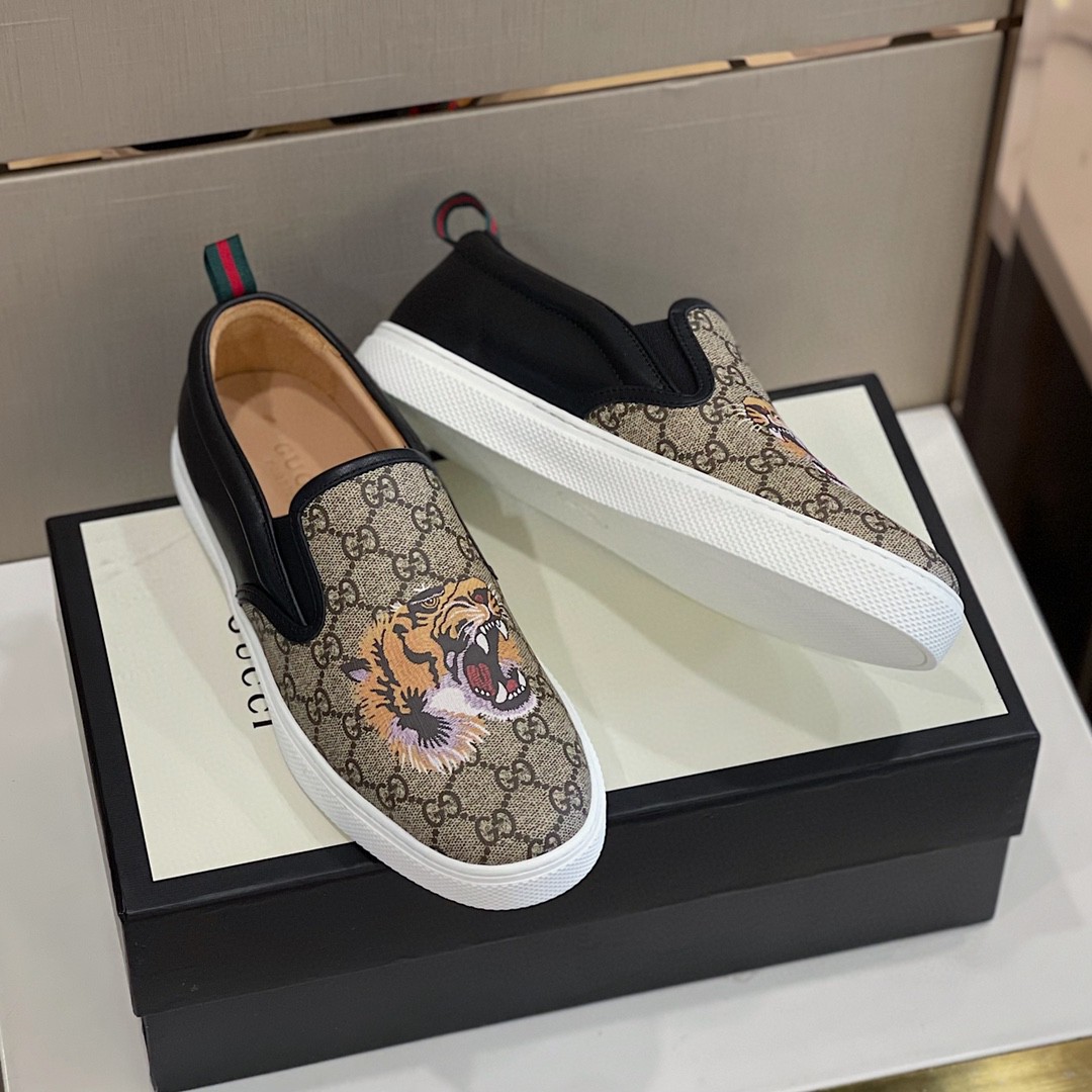 Gvc*1 Men’s GG Svp*me Slip-On With Tiger Black And Gray For Men 456202 K5Z30 8979