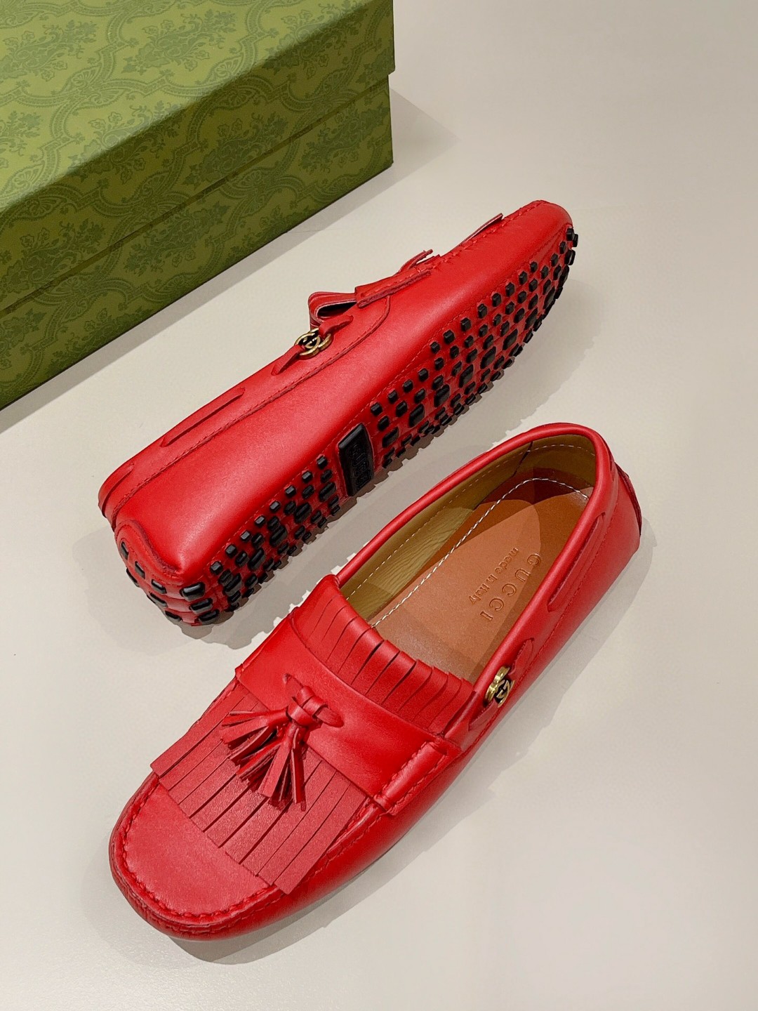 Gvc*1 Men’s Loafer With Driver Interlocking G Red For Men 624699