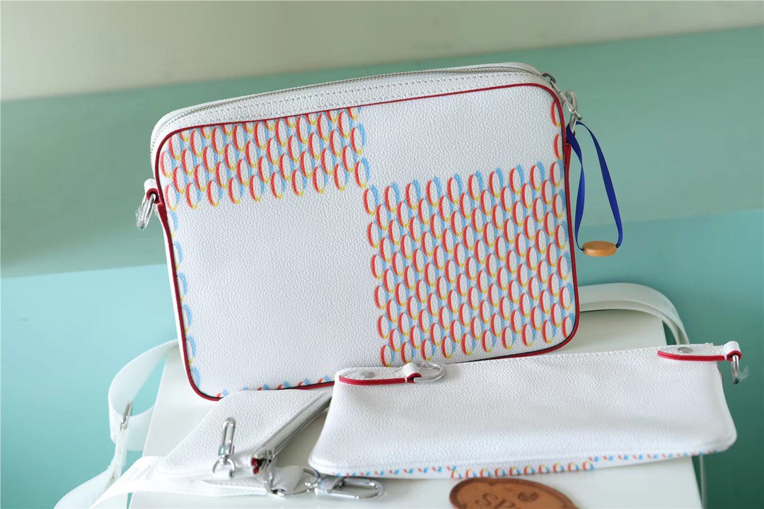 L0vis Vvtt0n Trio Messenger Damier Spray White For Men, Men’s Bags, Shoulder And Crossbody Bags 9.5in/25cm LV M20665