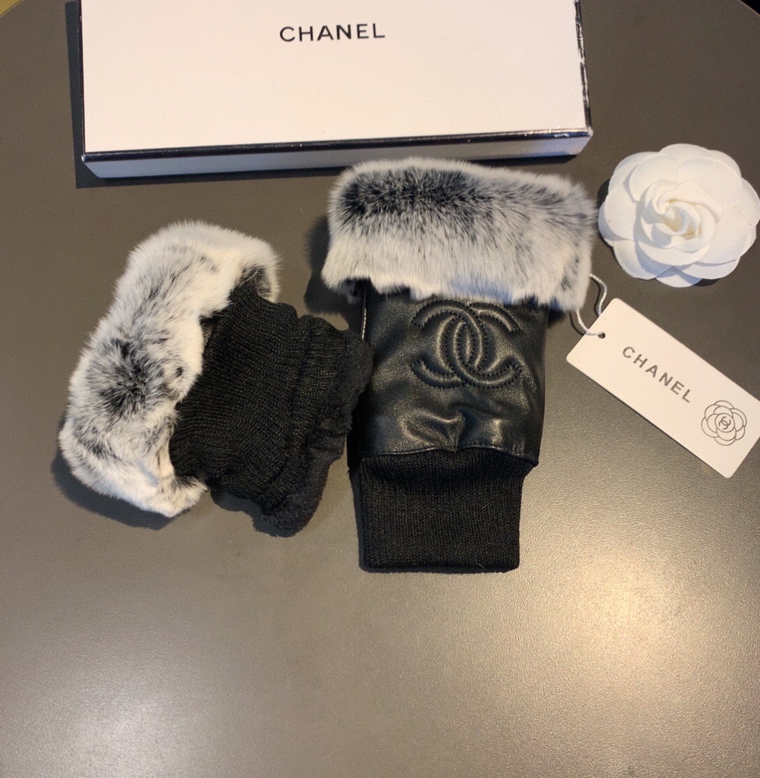 Ch**el Gloves In Black