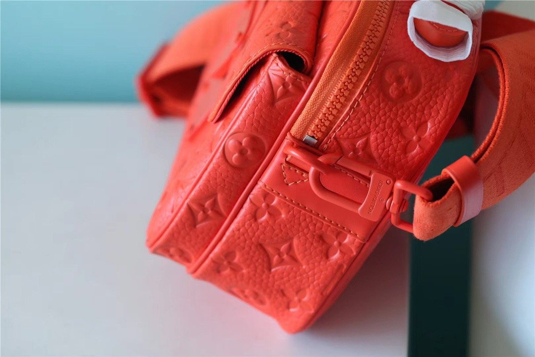 L0vis Vvtt0n S Rock Messenger Taurillon Monogram Orange For Men, Men’s Bags, Shoulder And Crossbody Bags 8.7in/22cm LV M20904