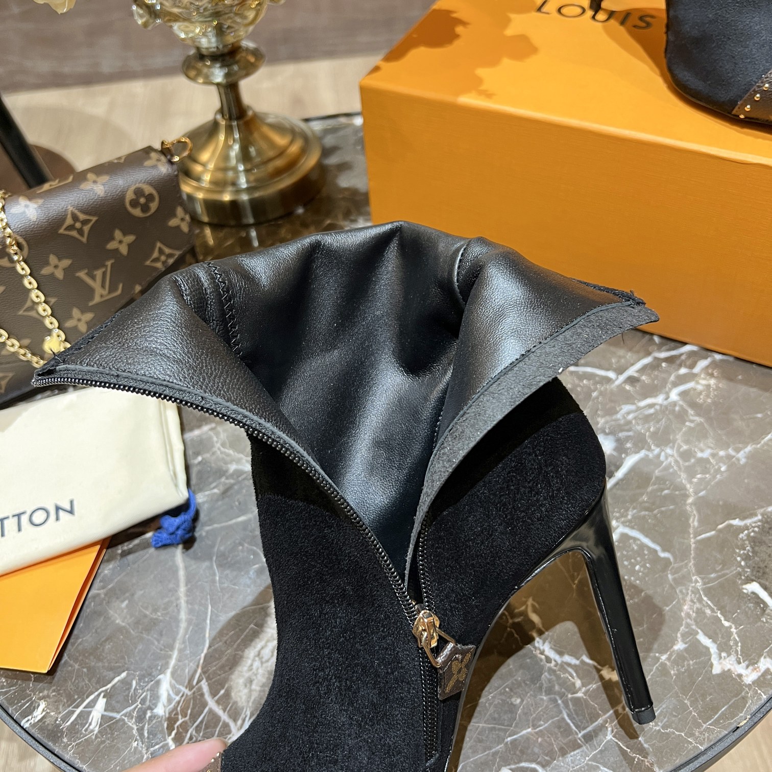 L0vis Vvtt0n Women’s Cherie Ankle Boots Black For Women LV