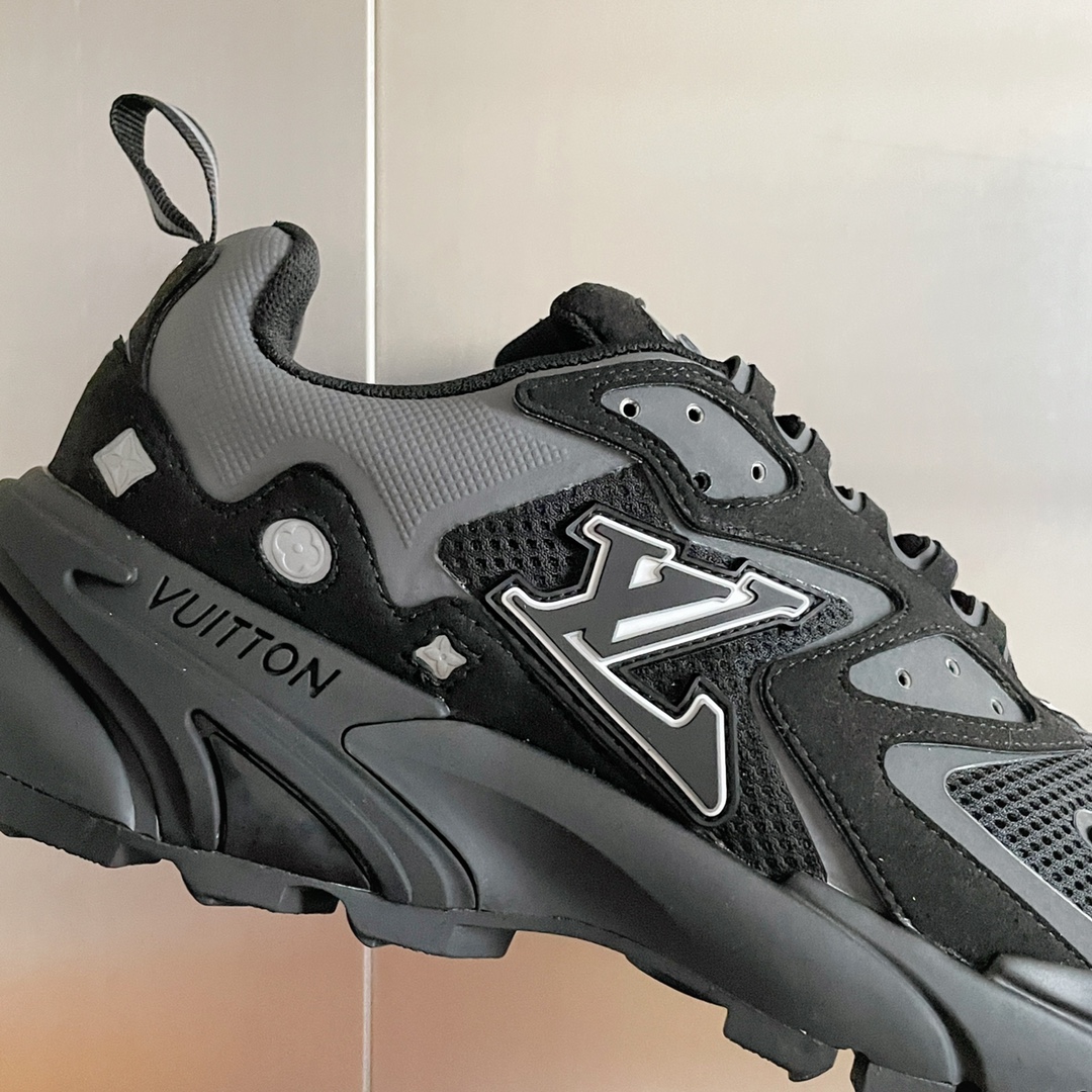 L0vis Vvtt0n Men’s LV Runner Tatic Sneaker Black For Men LV 1A9UNT