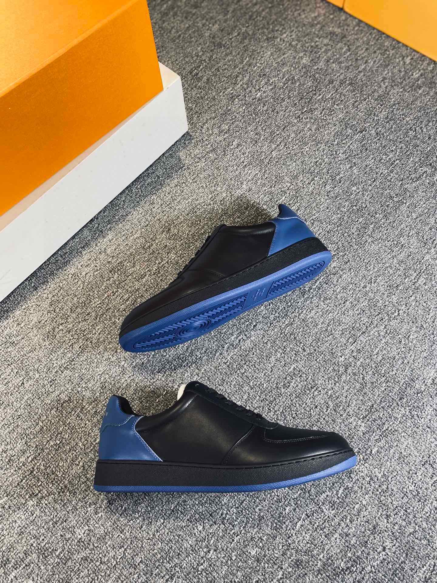 L0vis Vvtt0n Rivoli Sneaker Black For Men LV