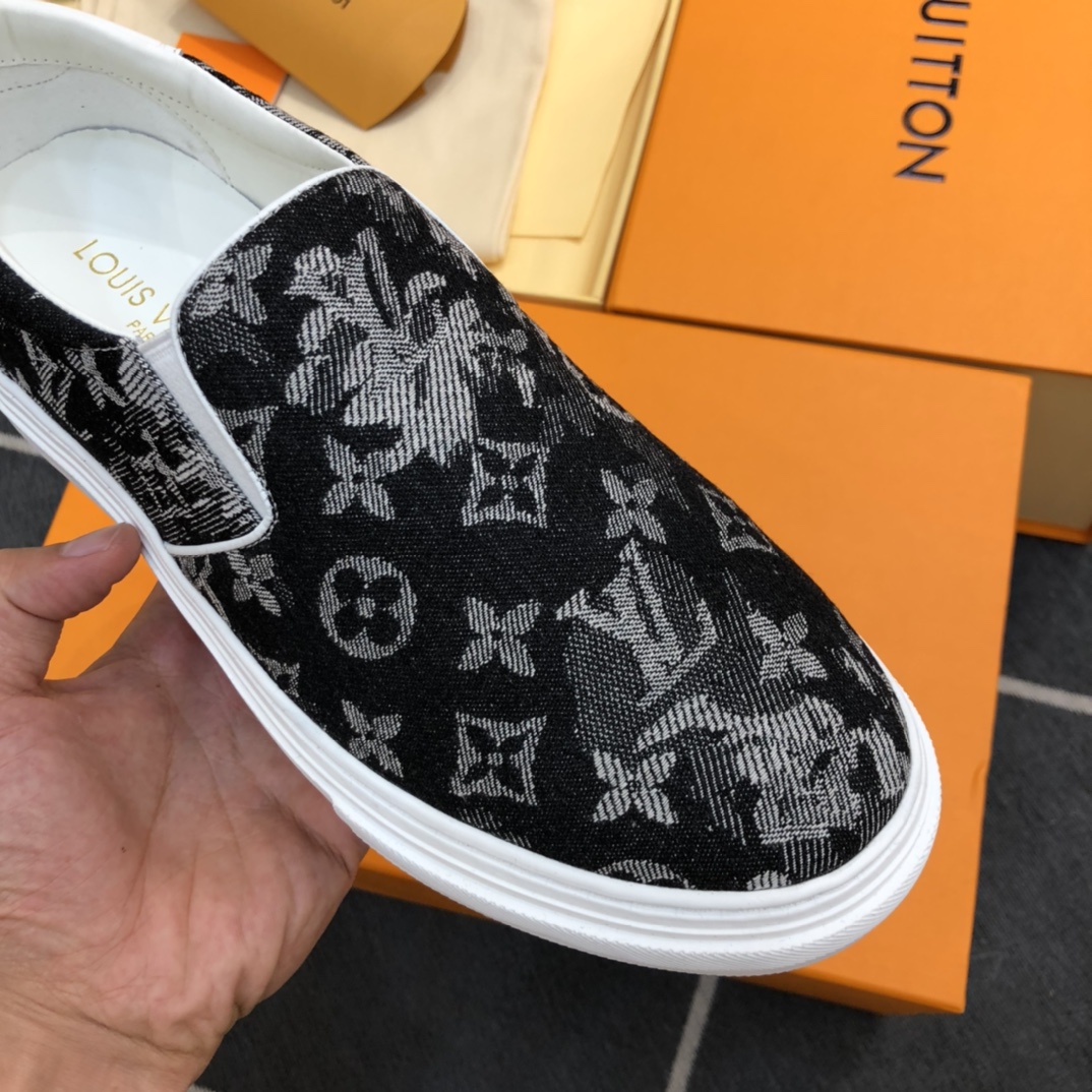 L0vis Vvtt0n LV Slip On Black For Men LV