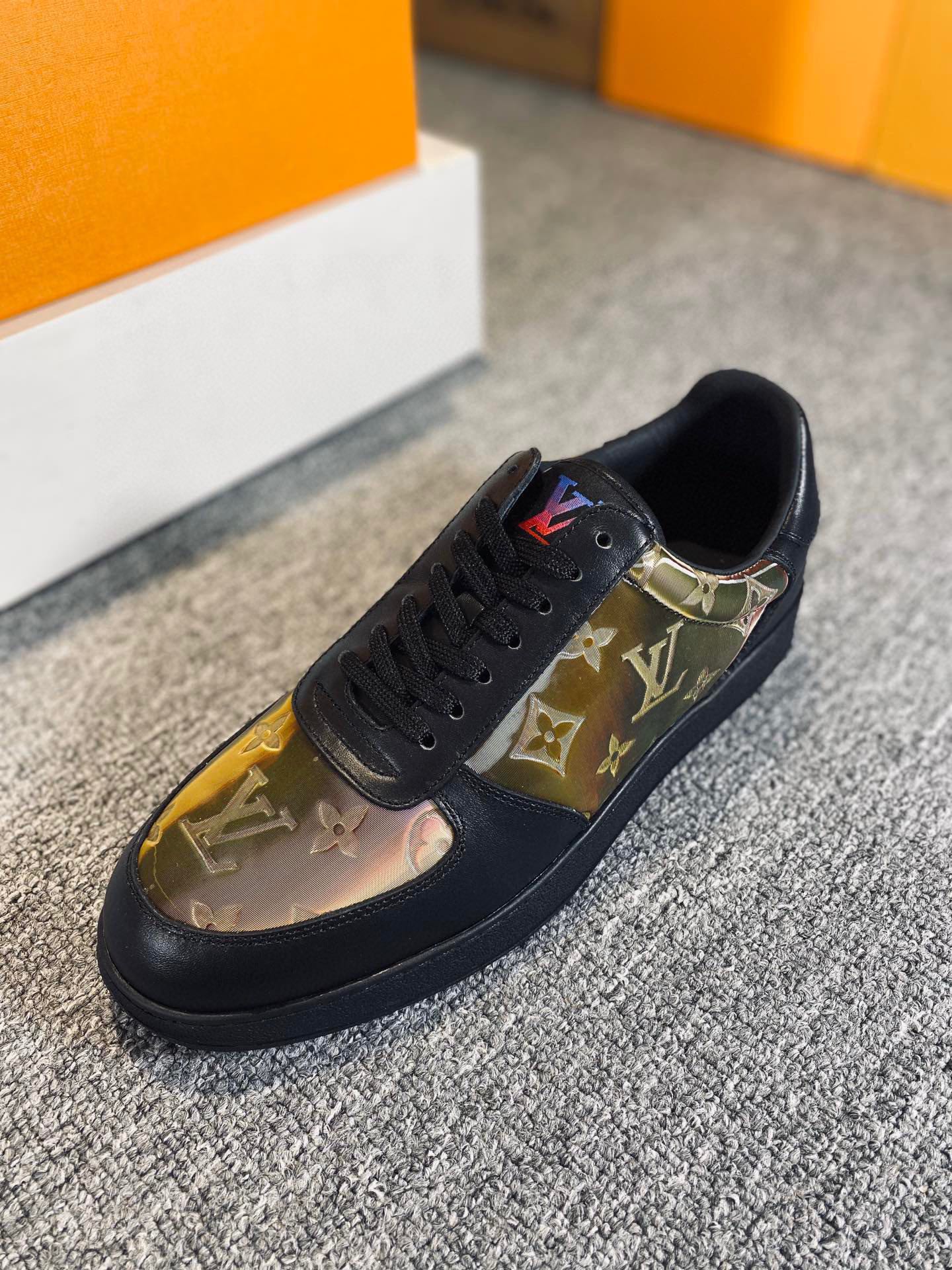 L0vis Vvtt0n Rivoli Sneaker Multicolor For Men LV