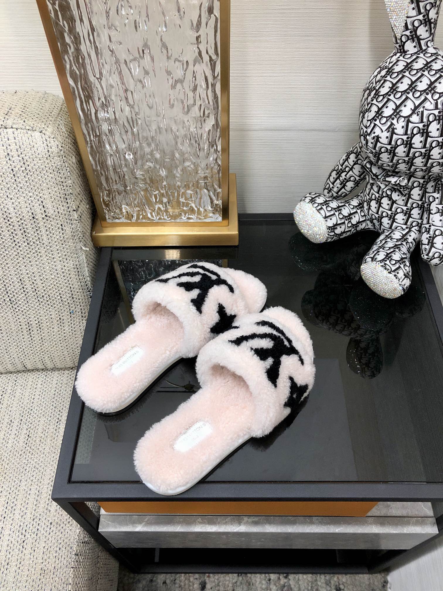 L0vis Vvtt0n Women’s Magnetic Flat Mule White For Women LV