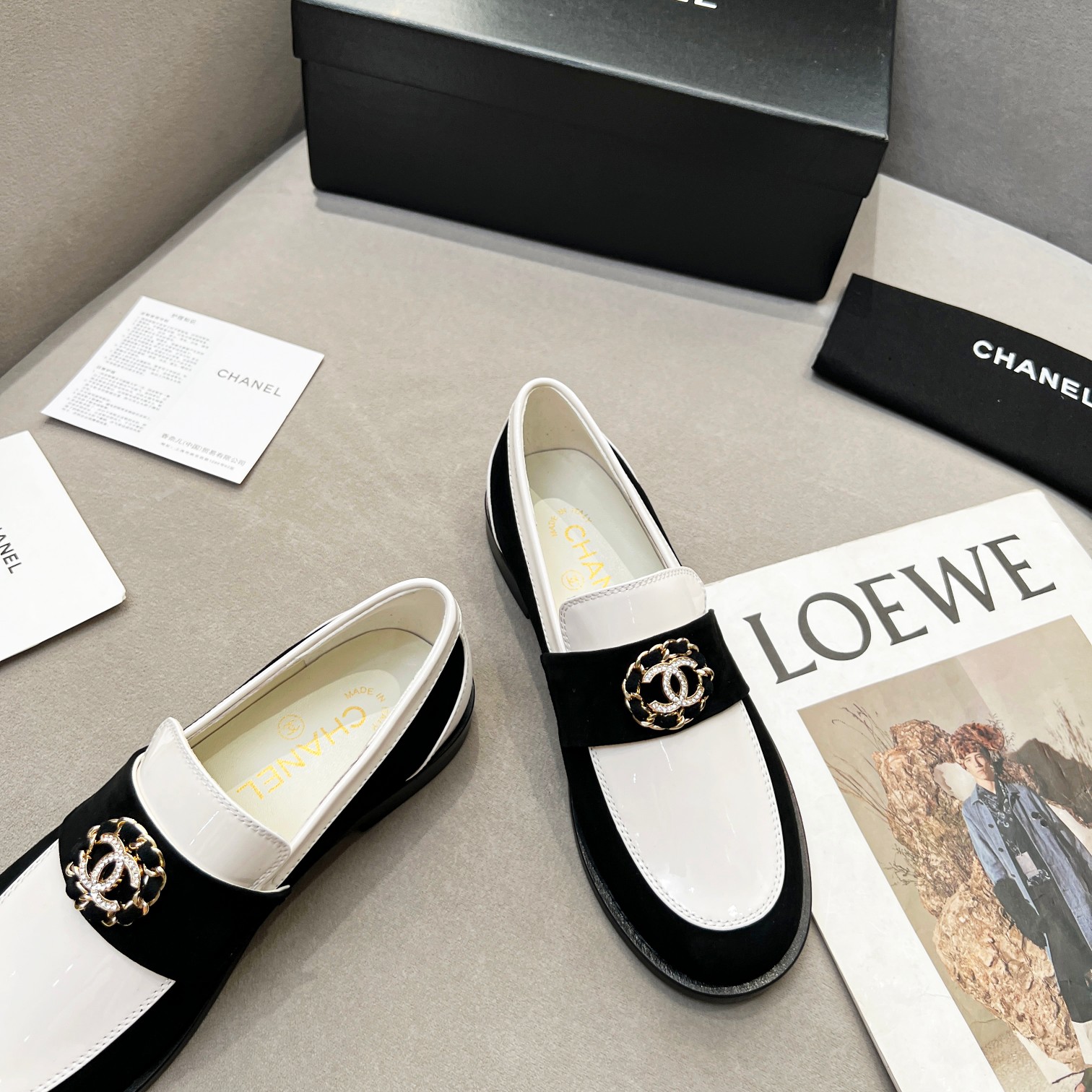 Ch**el Women’s Loafers White And Black For Women G39606 Y56272 K5106