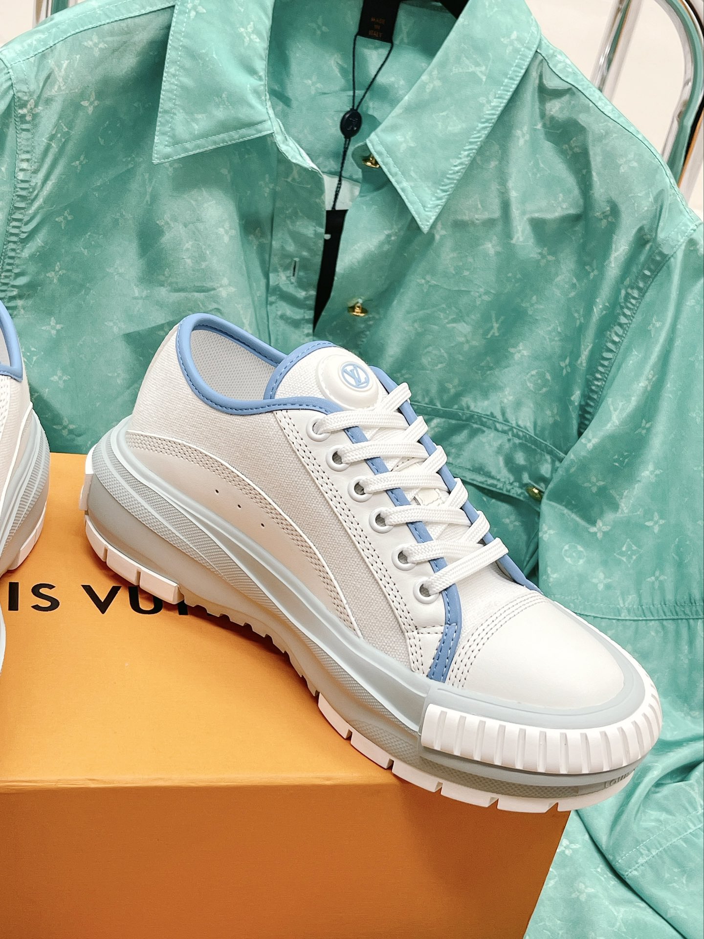 L0vis Vvtt0n Women’s LV Squad Sneaker Blue For Women LV