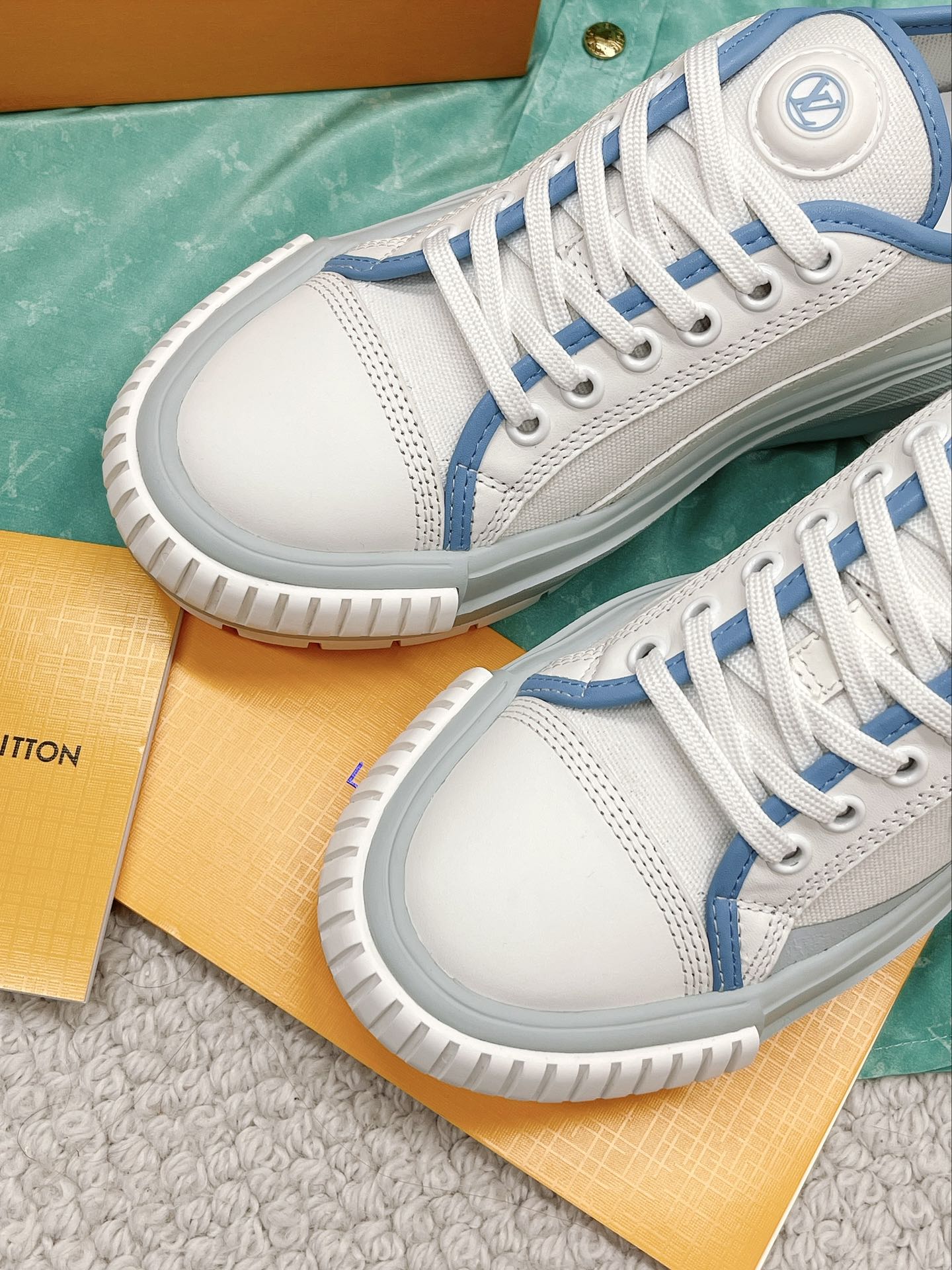 L0vis Vvtt0n Women’s LV Squad Sneaker Blue For Women LV