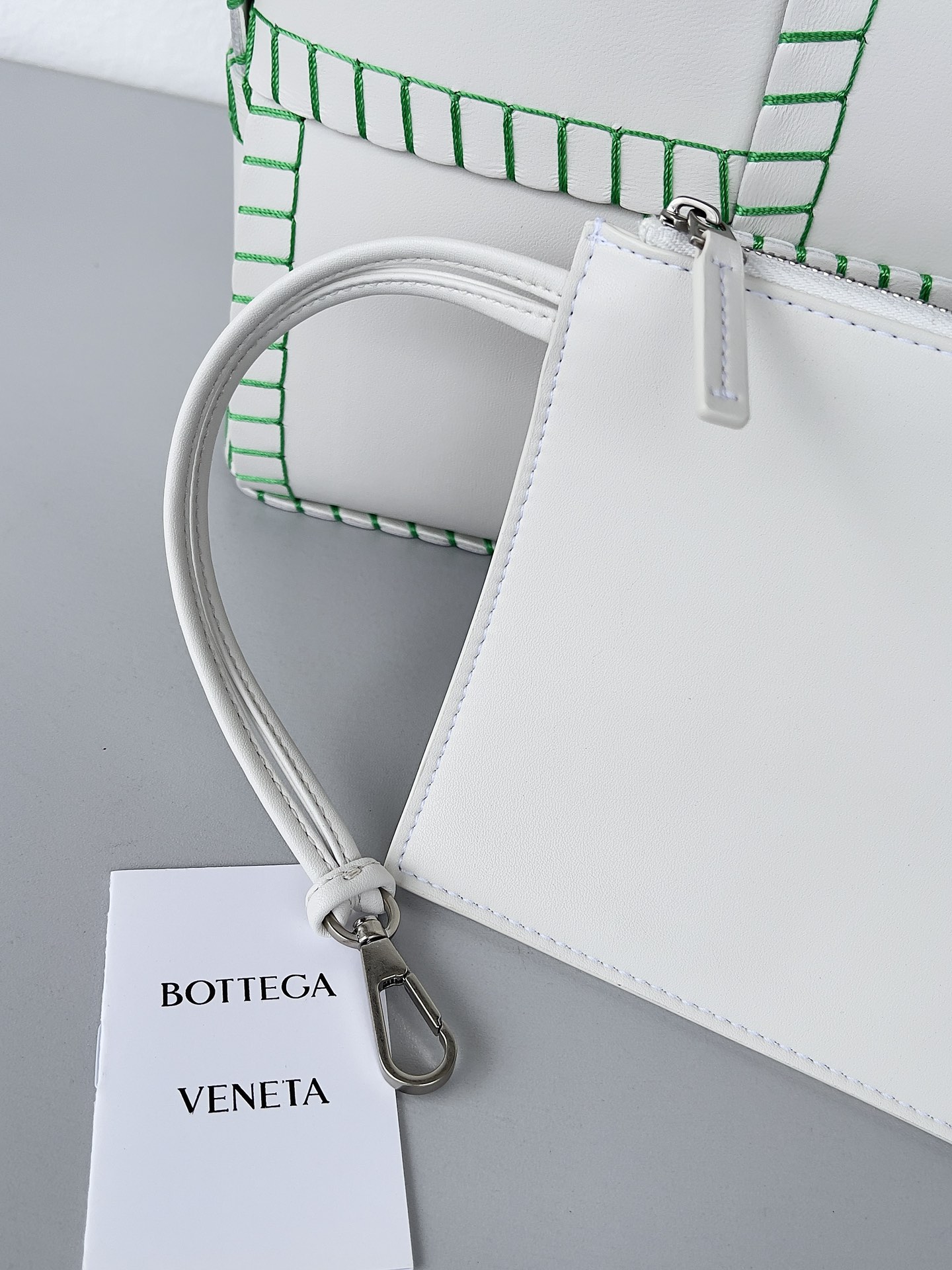 B0tt*ga Ven*ta Small Arco Tote Bag White, For Women, Women’s Bags 11.8in/30cm