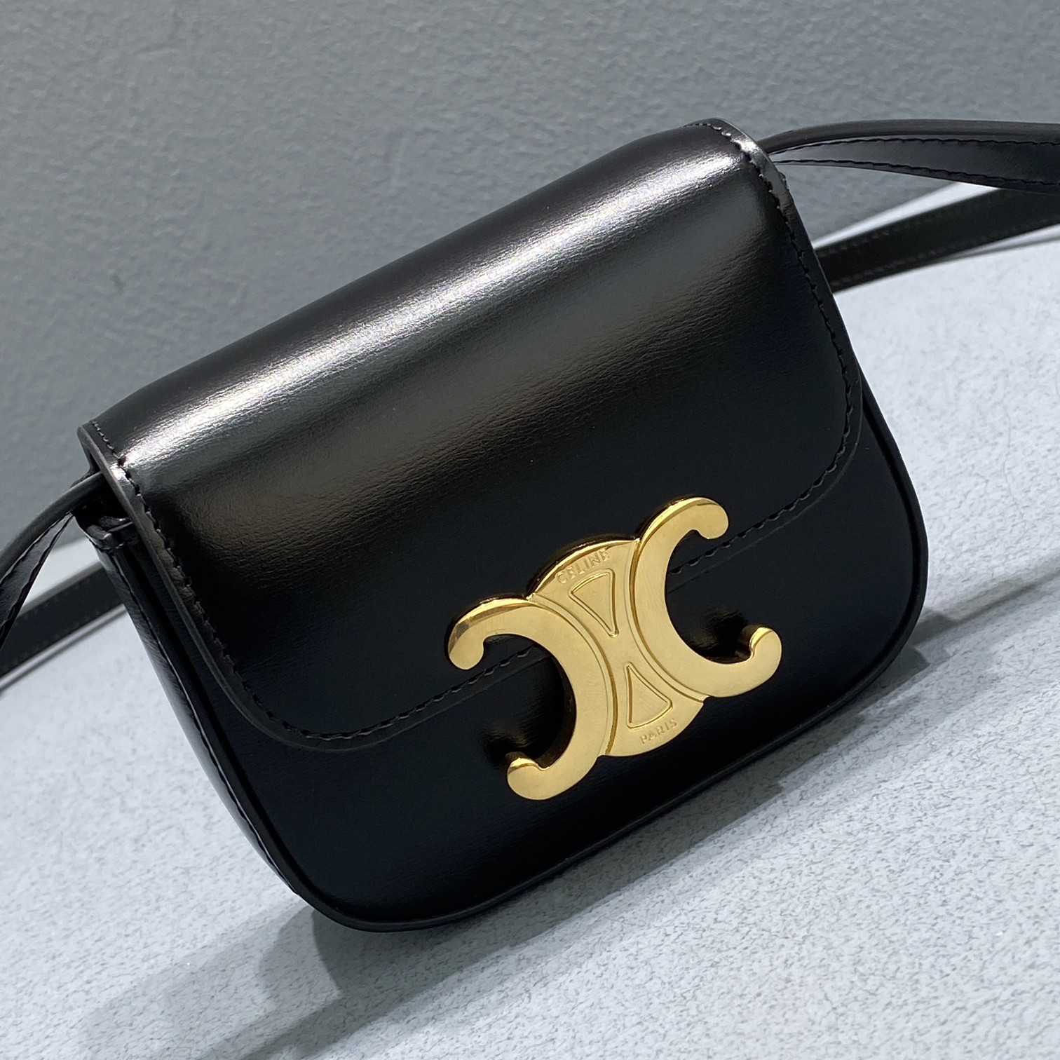 Ce1i*e Teen Triomphe Bag Black For Women 4in/11cm 188423BF4.38NO