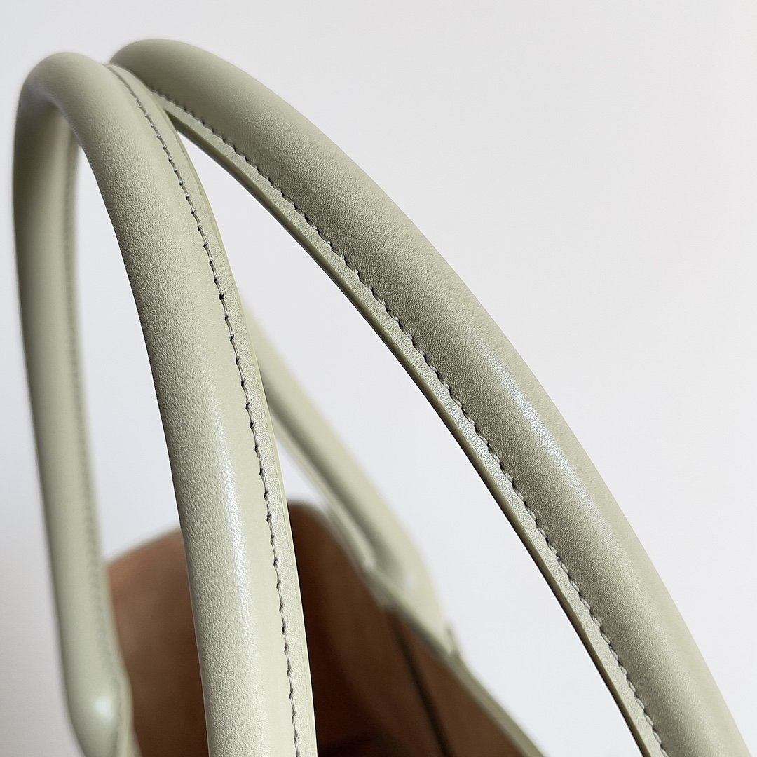 B0tt*ga Ven*ta Large Arco Tote Bag Beige, For Women, Women’s Bags 18.1in/46cm